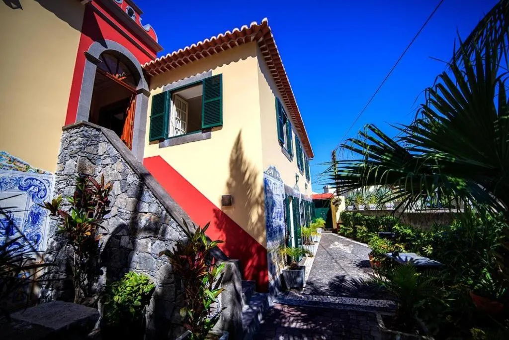 Facade/entrance in Casa Das Videiras