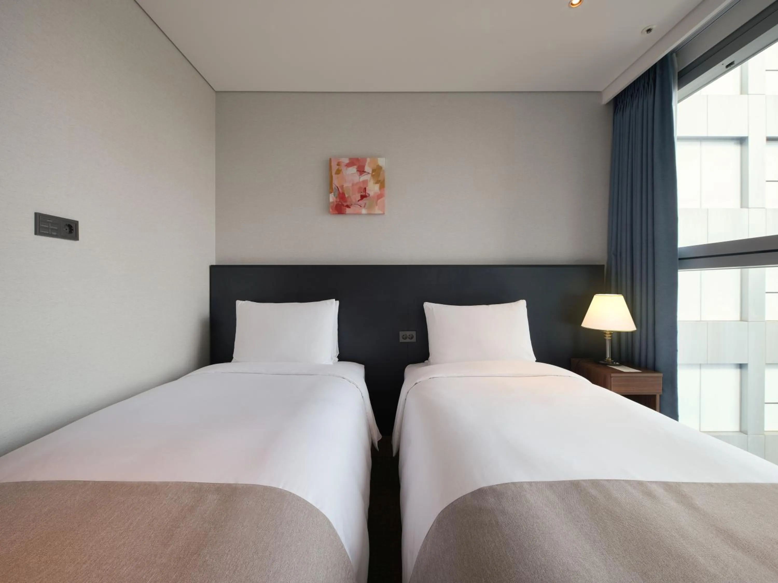 Bed in Stanford Hotel Myeongdong