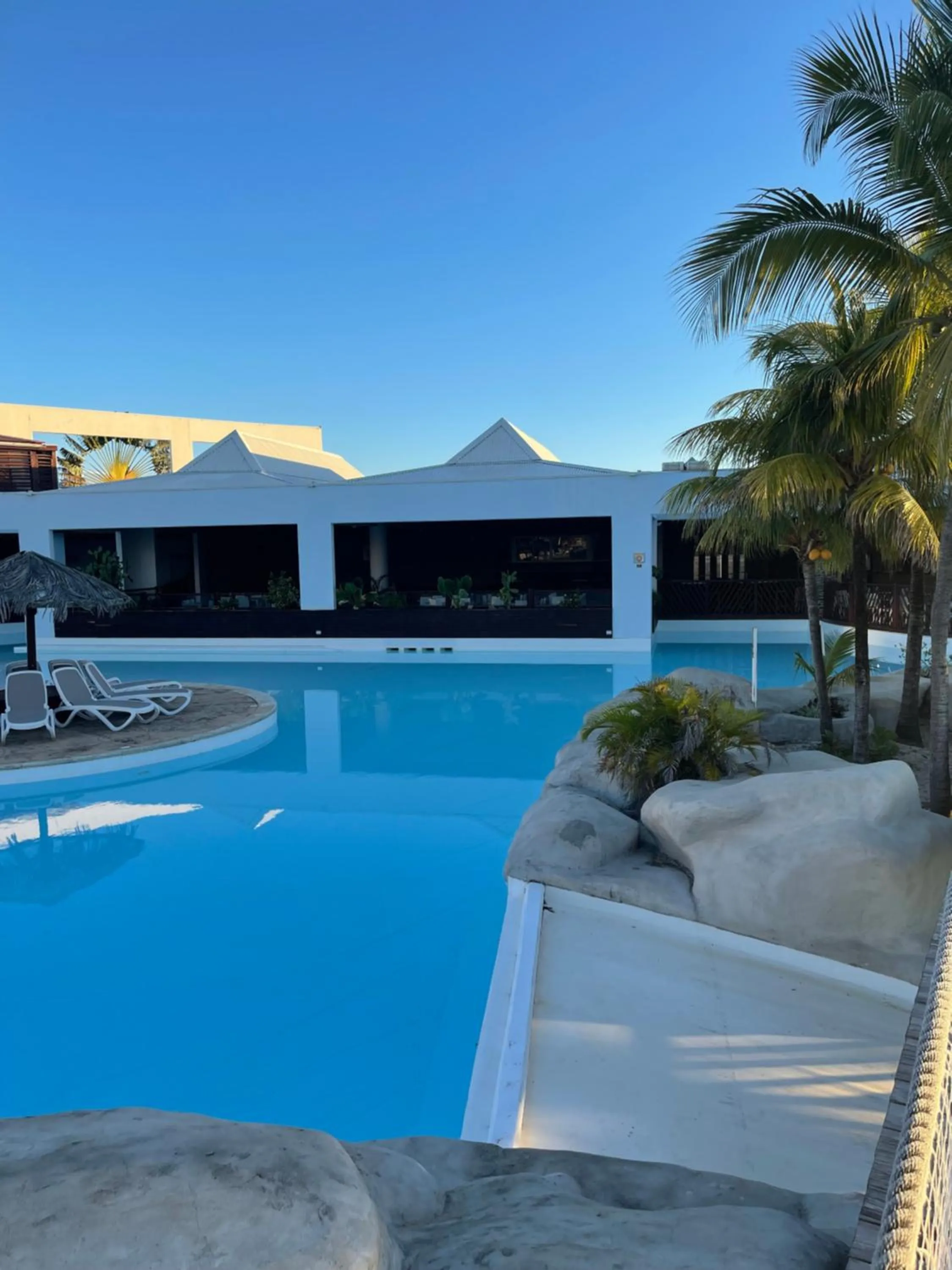 Studio 25 m Manganao Joela 4 personnes avec machine a laver