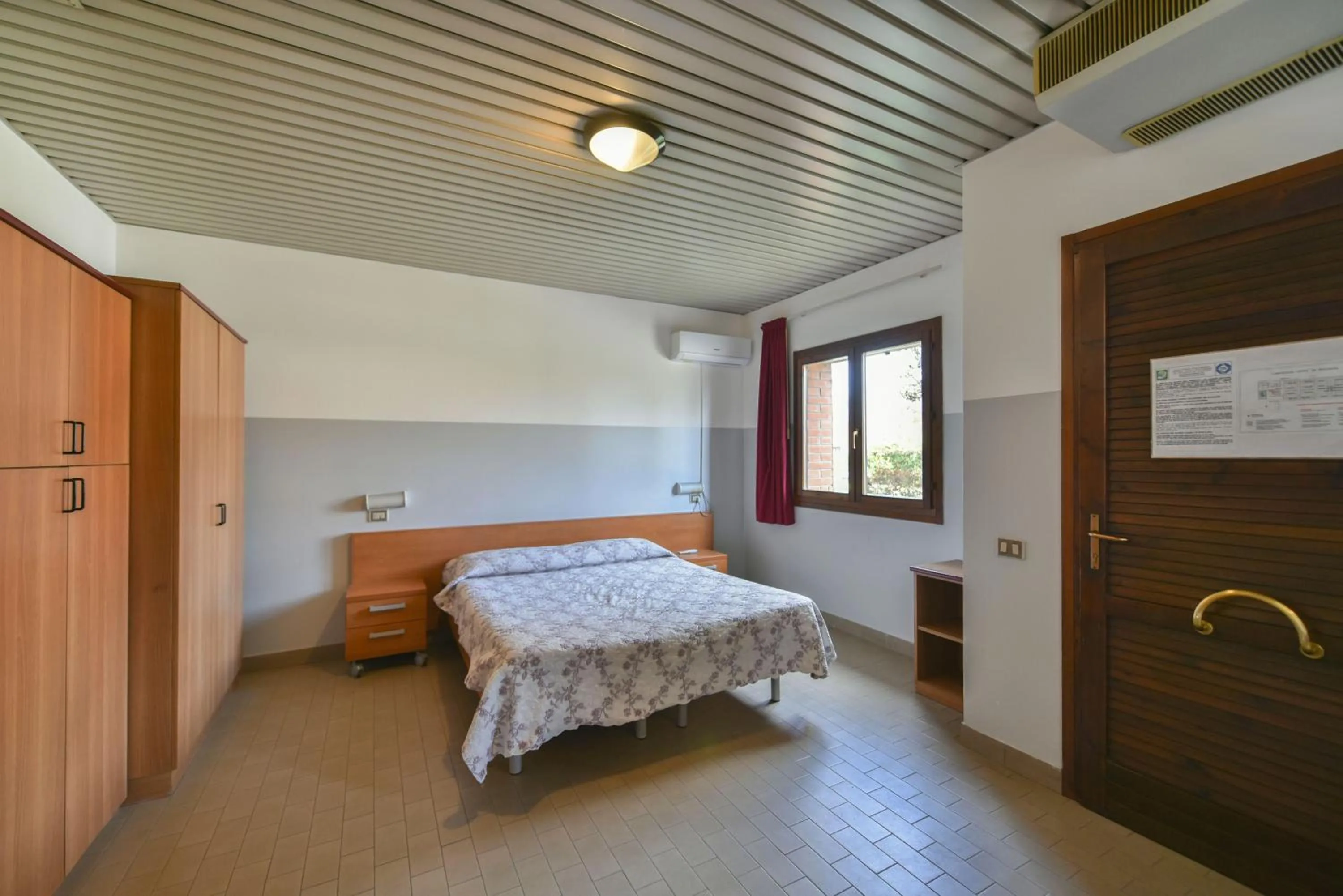 Bedroom, Bed in Club del Sole Centro Turistico Città di Bologna