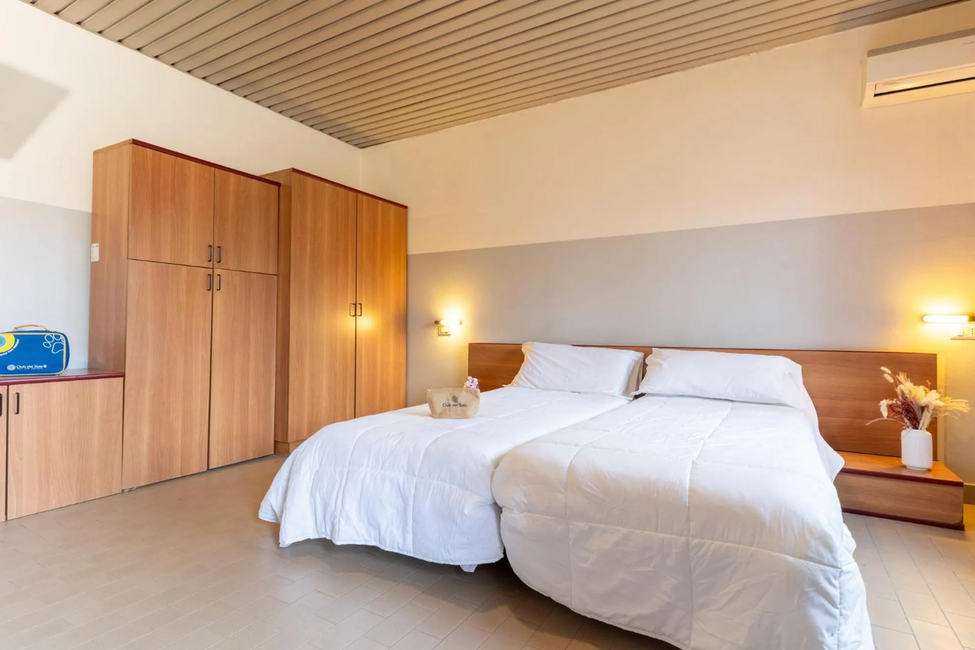 Bedroom, Bed in Club del Sole Bologna Easy Camping Village