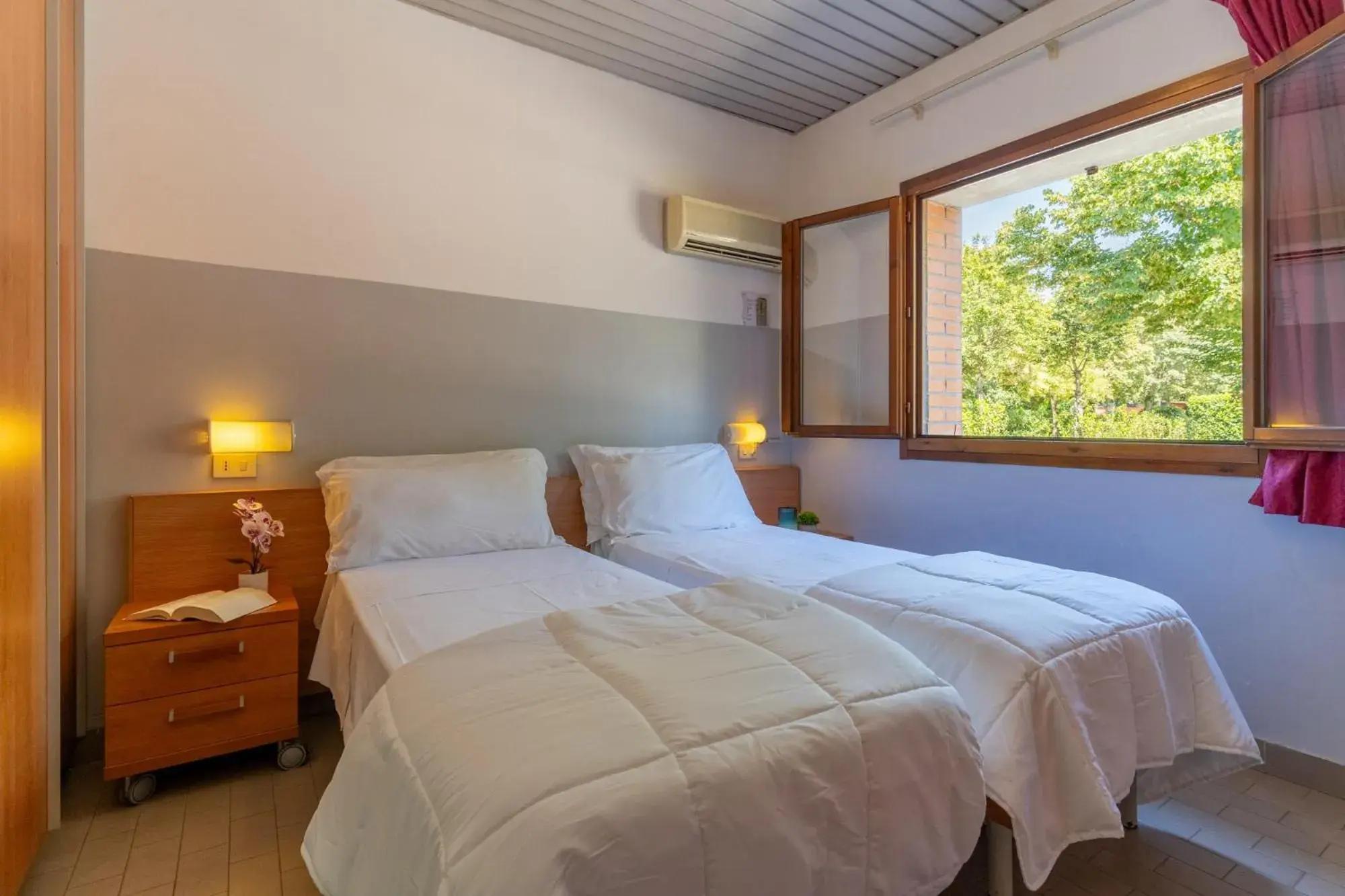 Comfort Bungalow pet allowed in Club del Sole Centro Turistico Città di Bologna Comfort Bungalow pet allowed in Club del Sole Centro Turistico Città di Bologna