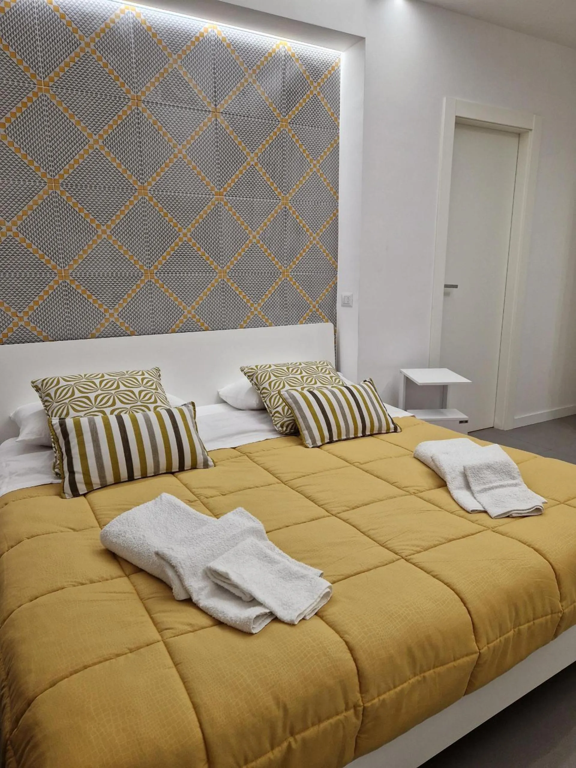 Bedroom, Bed in B&B Gemmis in Pompeii