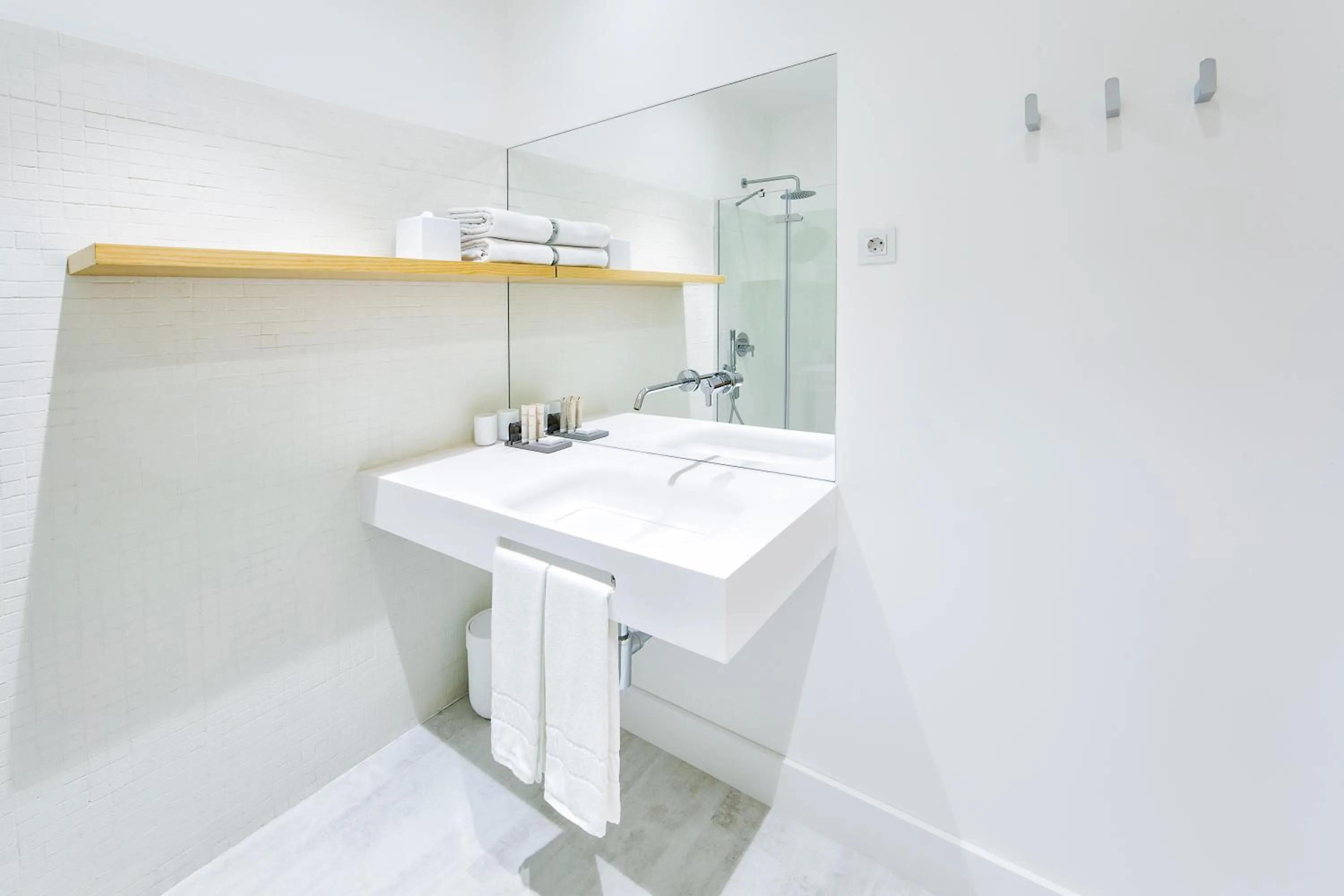 Shower in Quinta Dos Perfumes