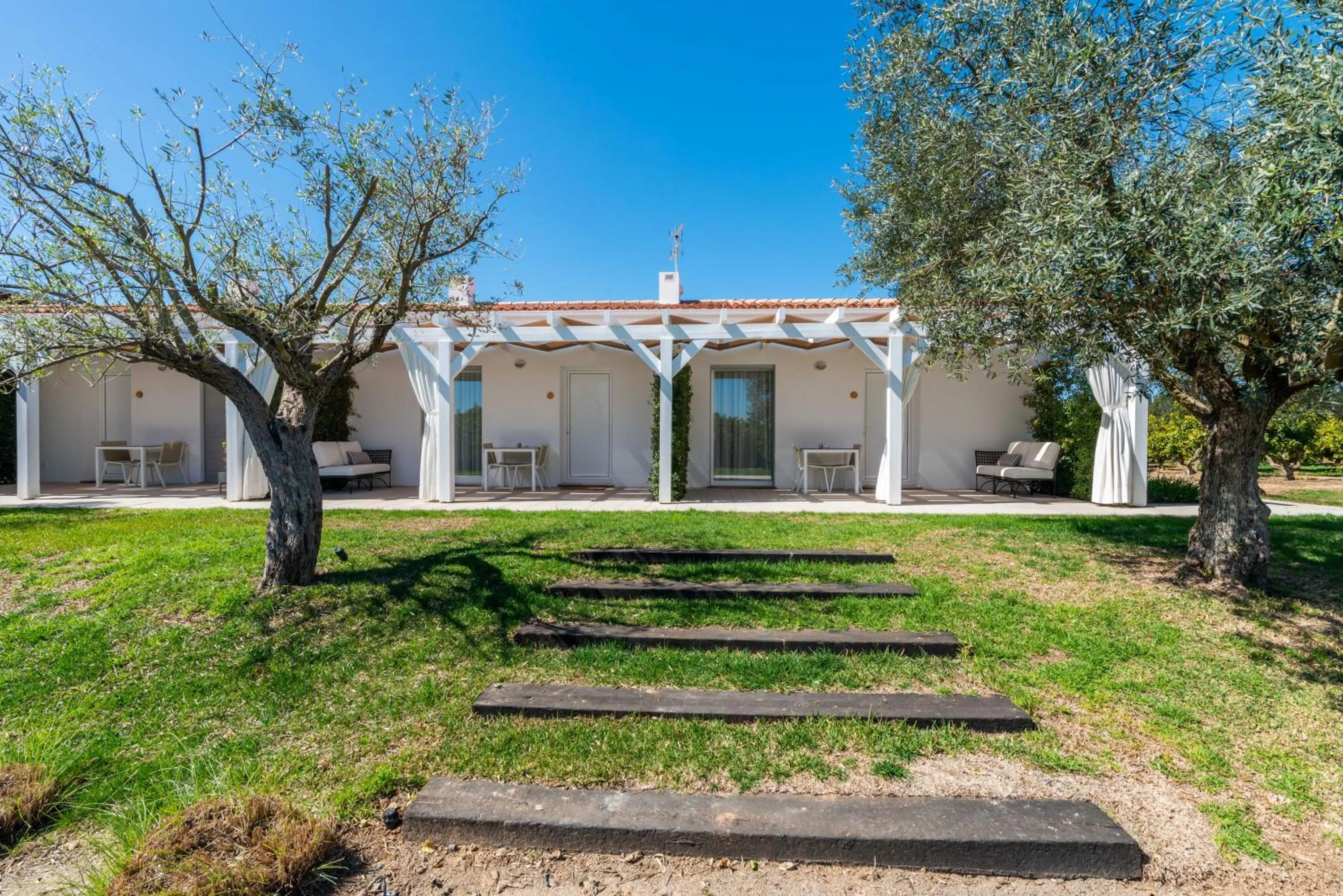 Property building in Quinta Dos Perfumes