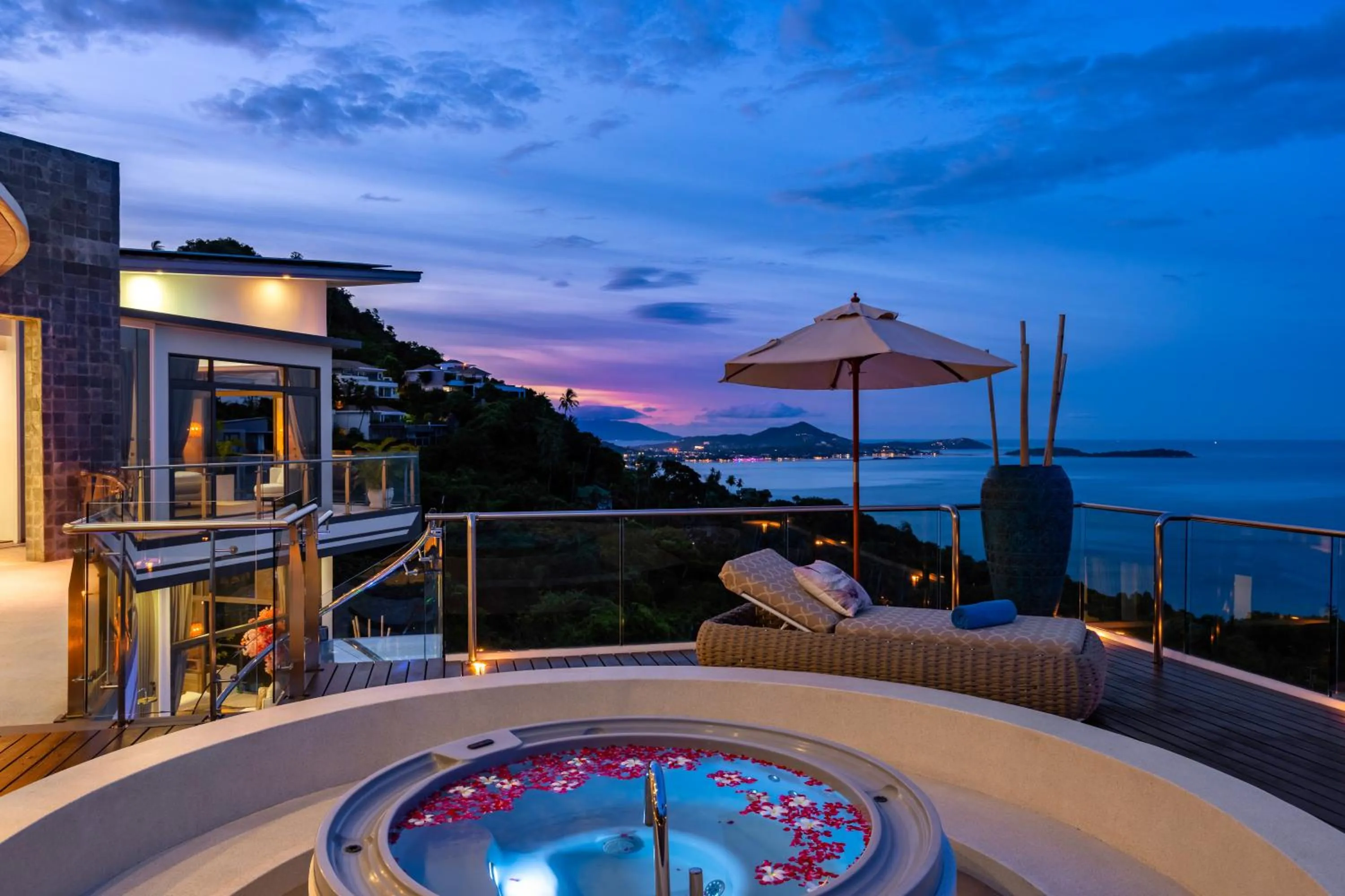 Villa Seawadee - luxurious, award-winning design Villa with amazing panoramic seaview