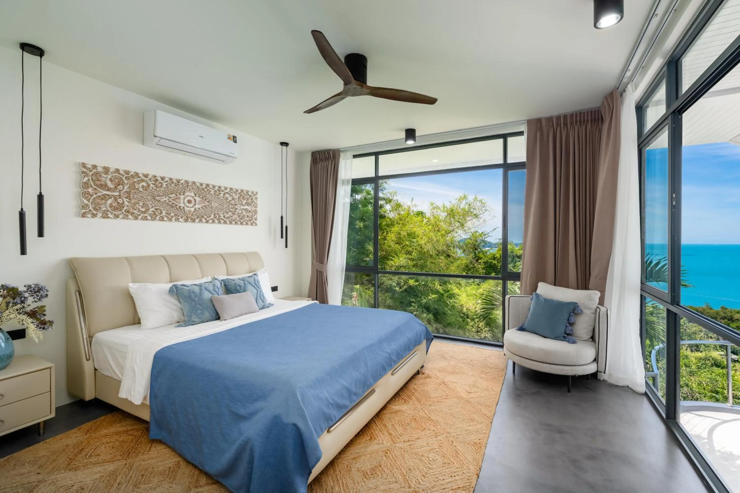 Bed in Villa Seawadee - luxurious, award-winning design Villa with amazing panoramic seaview