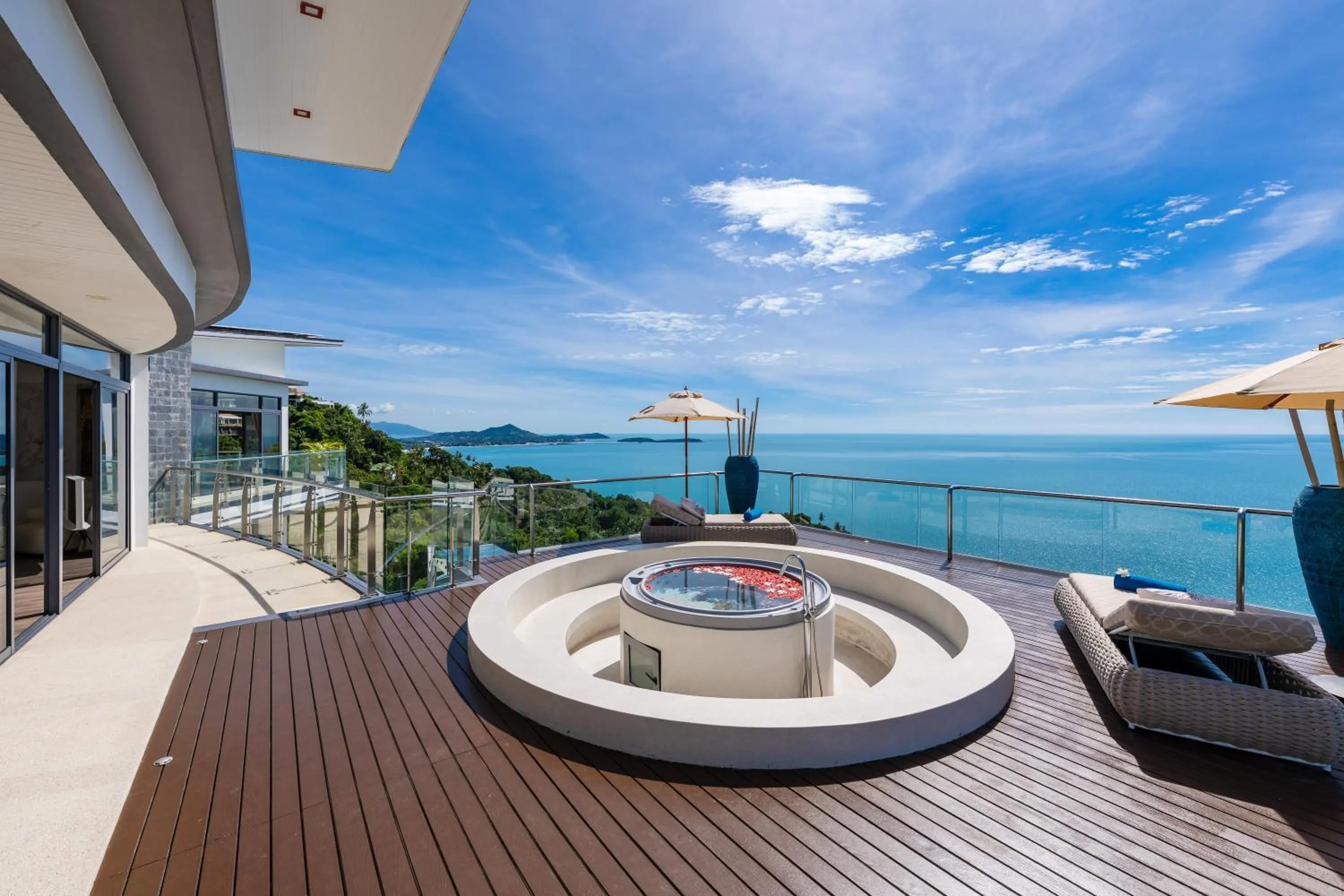 Villa Seawadee - luxurious, award-winning design Villa with amazing panoramic seaview