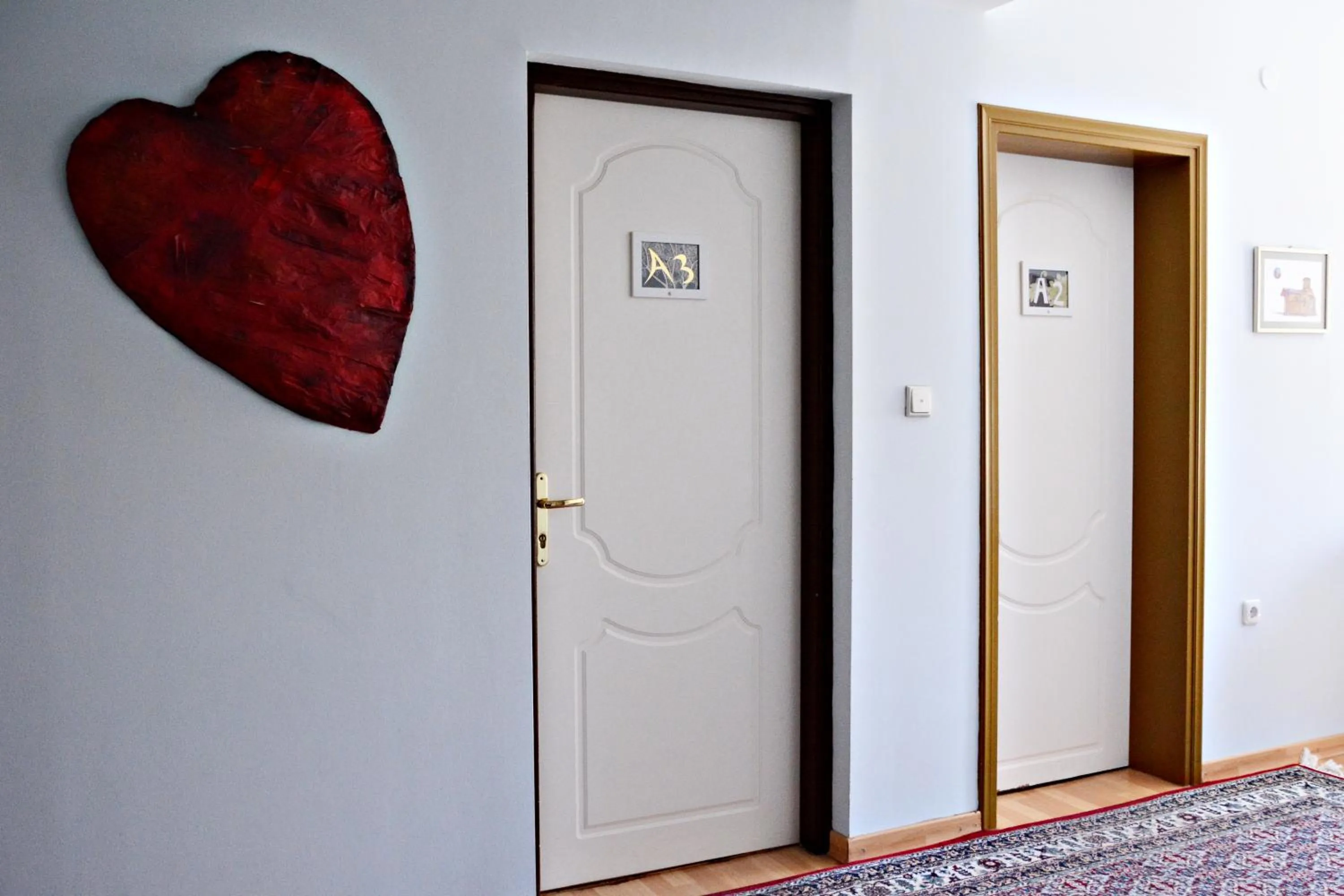 Text overlay in Guesthouse Vissinokipos - Biker Friendly - Motorradhotel