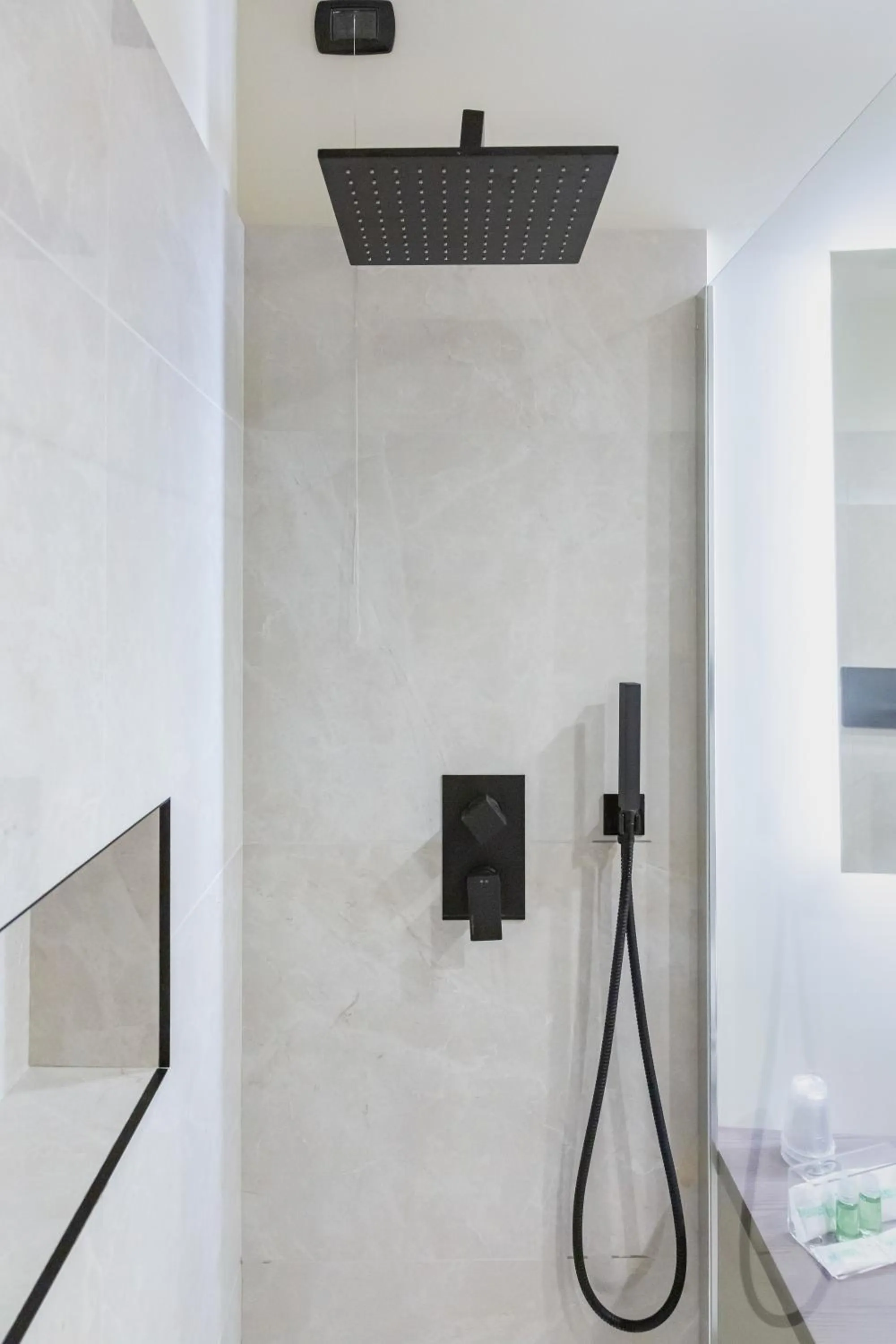 Bathroom in Best Western Plus Hotel Plaza