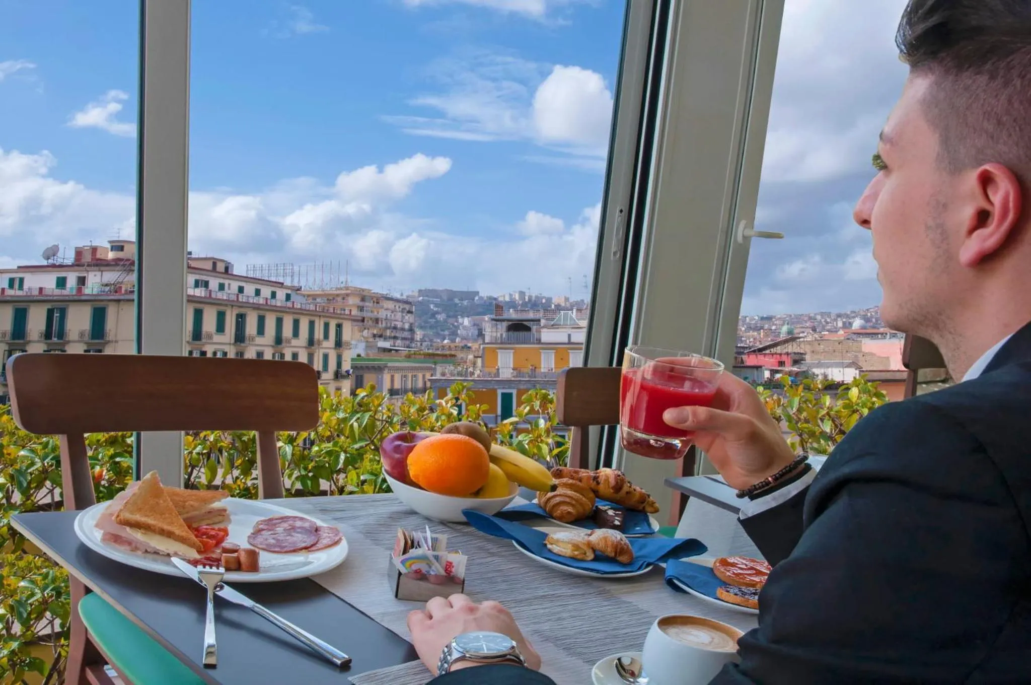 Restaurant/places to eat in Best Western Plus Hotel Plaza