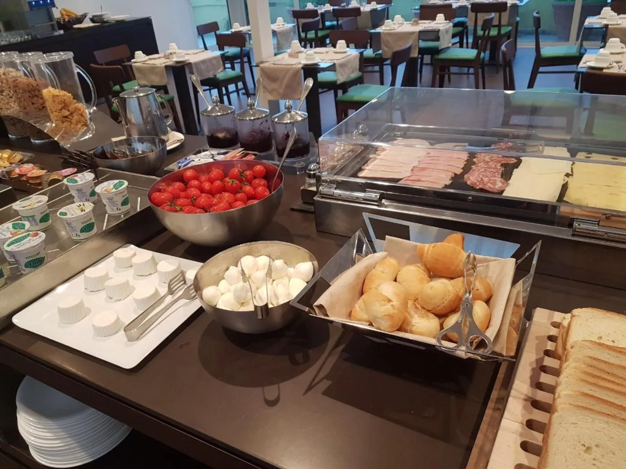 Restaurant/places to eat in Best Western Plus Hotel Plaza