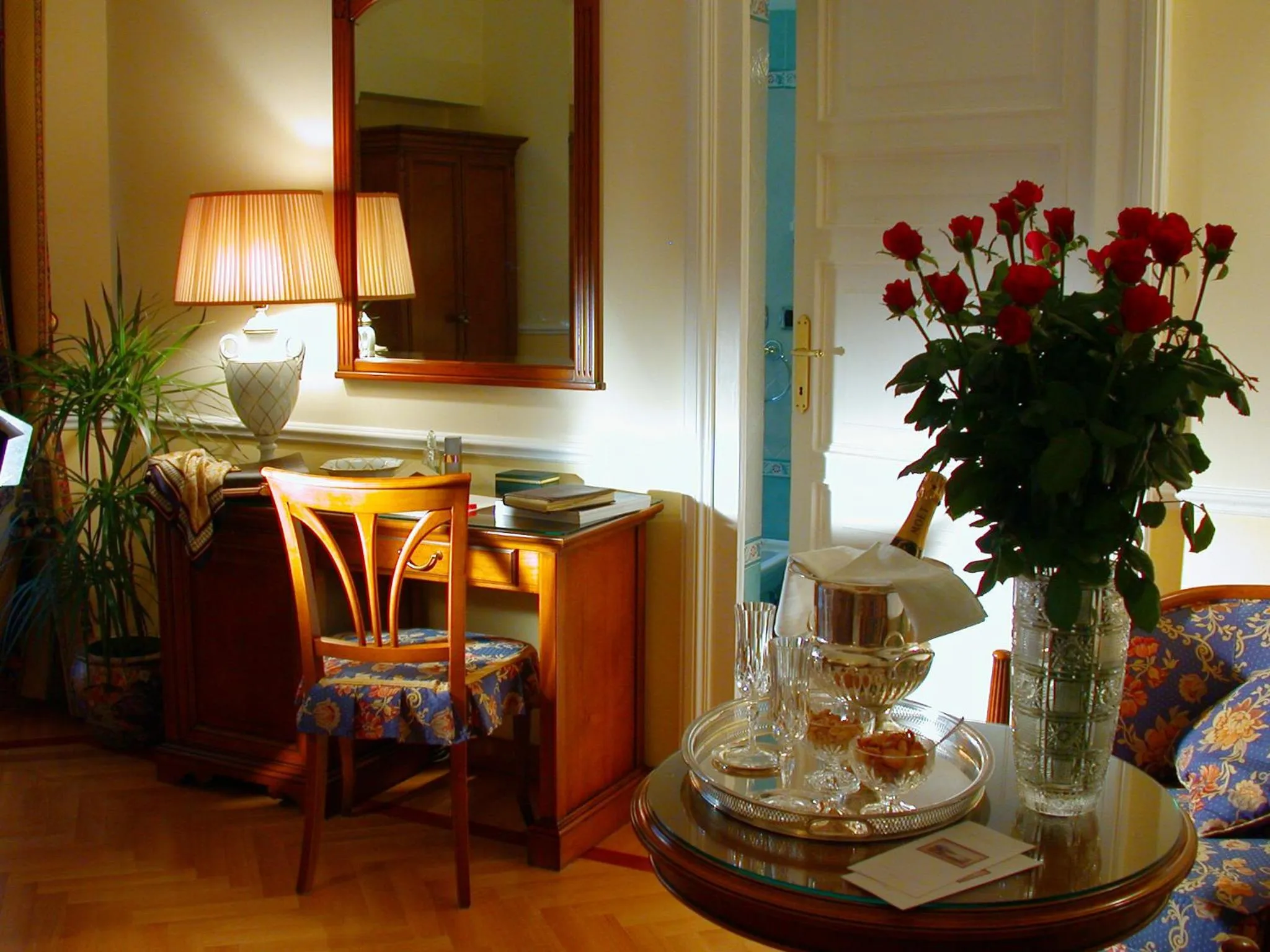 Seating area in Hotel Cellini