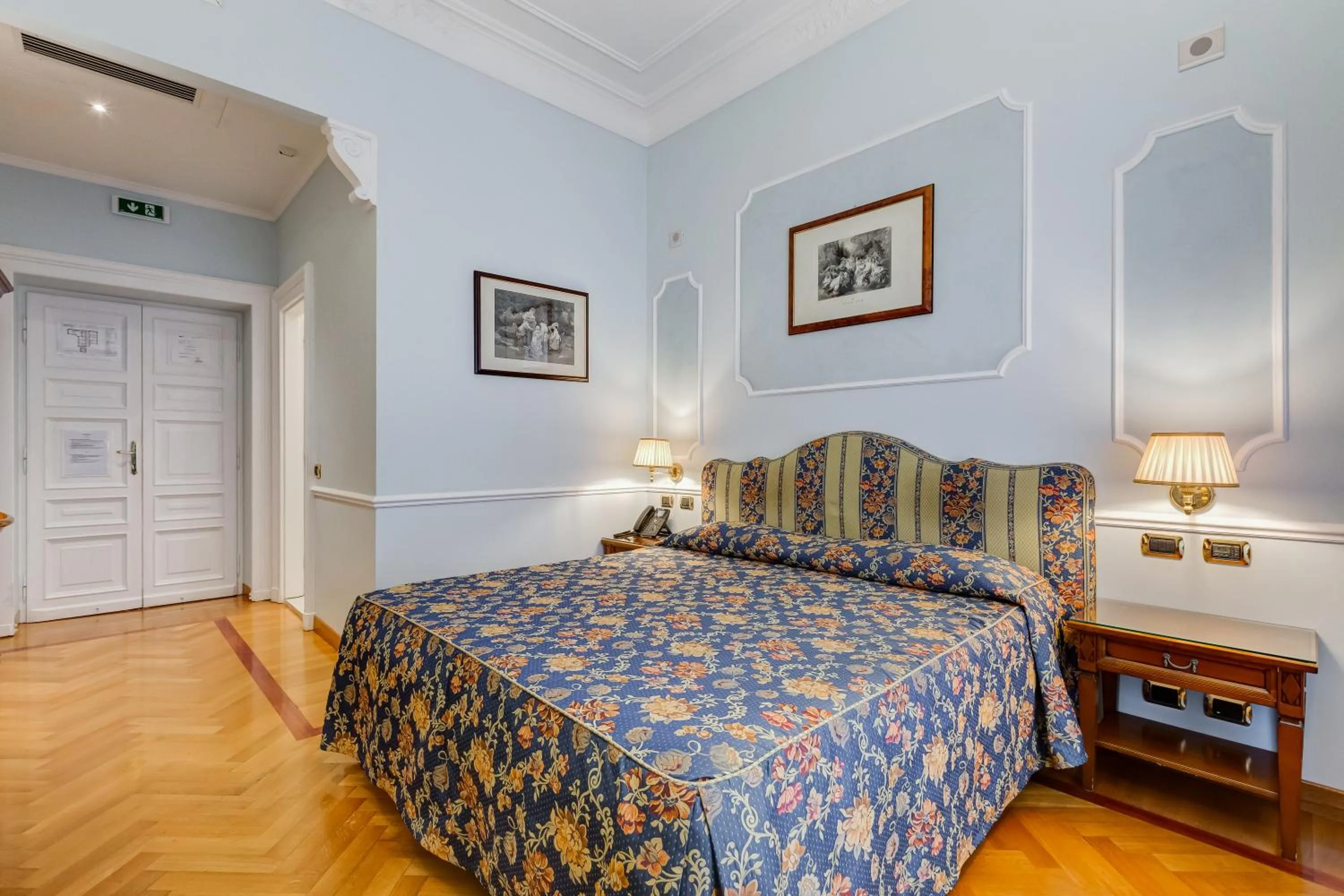 Bed in Hotel Cellini