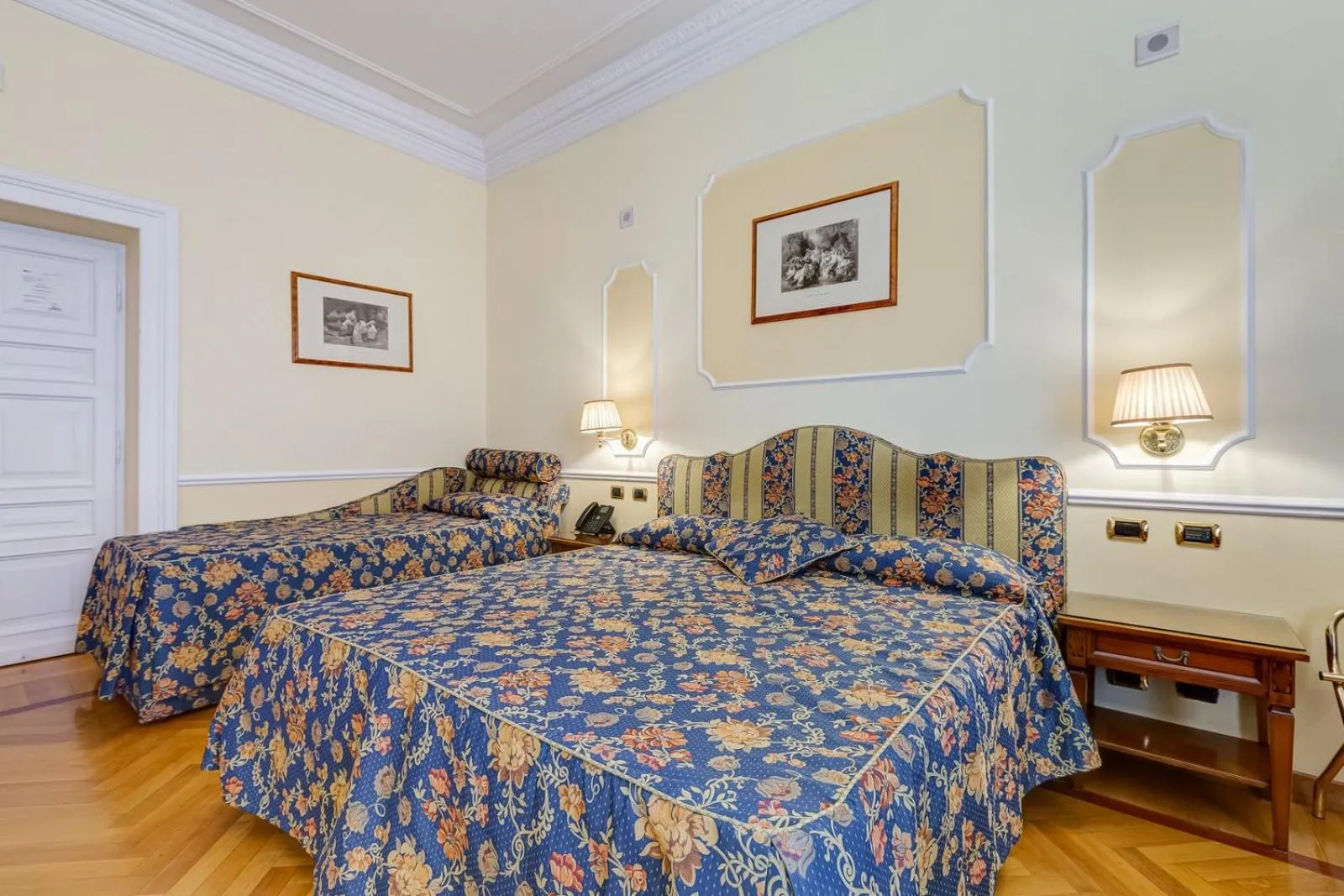 Bed in Hotel Cellini