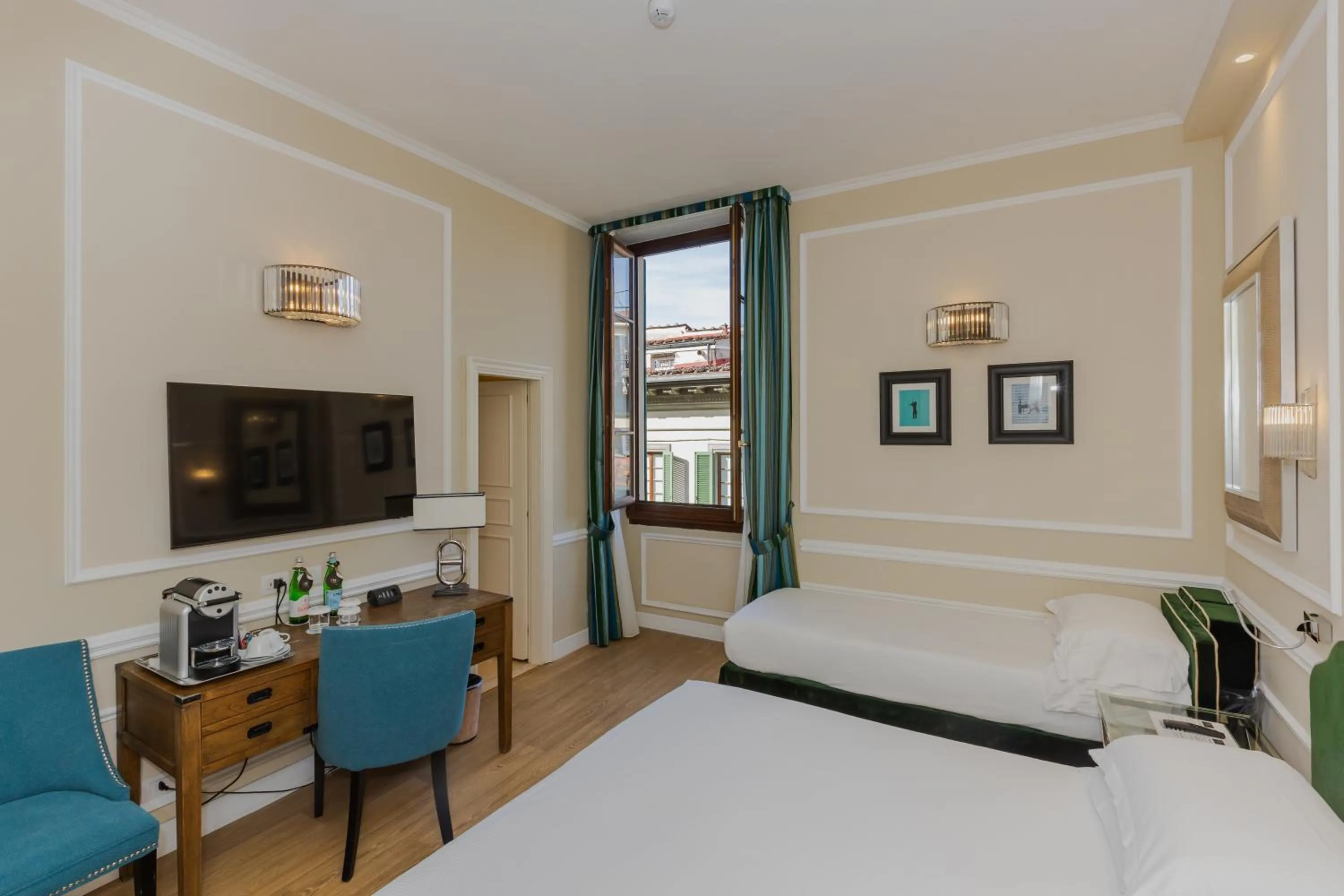 Bedroom, Bed in FH55 Hotel Calzaiuoli