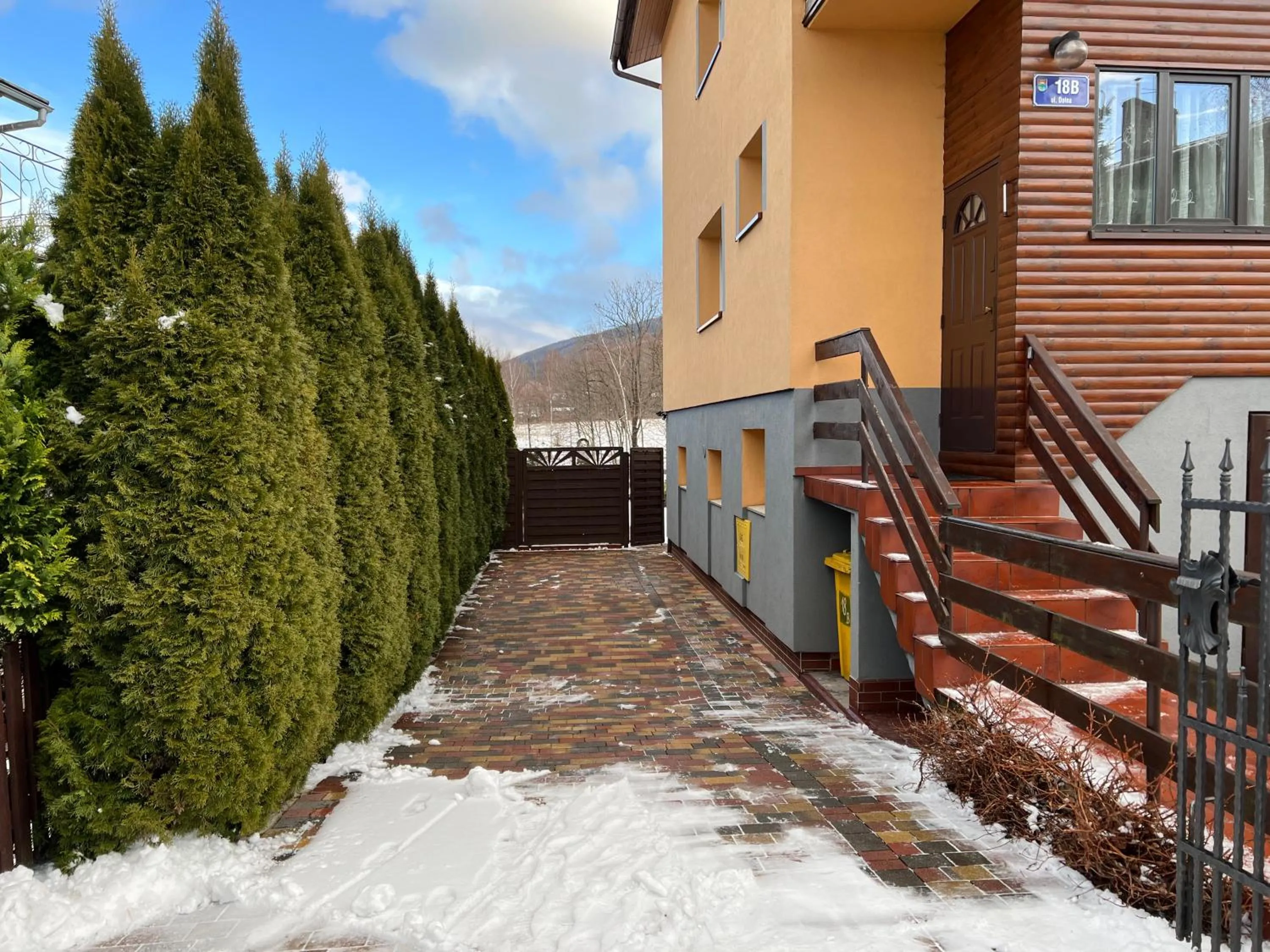 Property building in Apartament ESSA Karpacz - 3