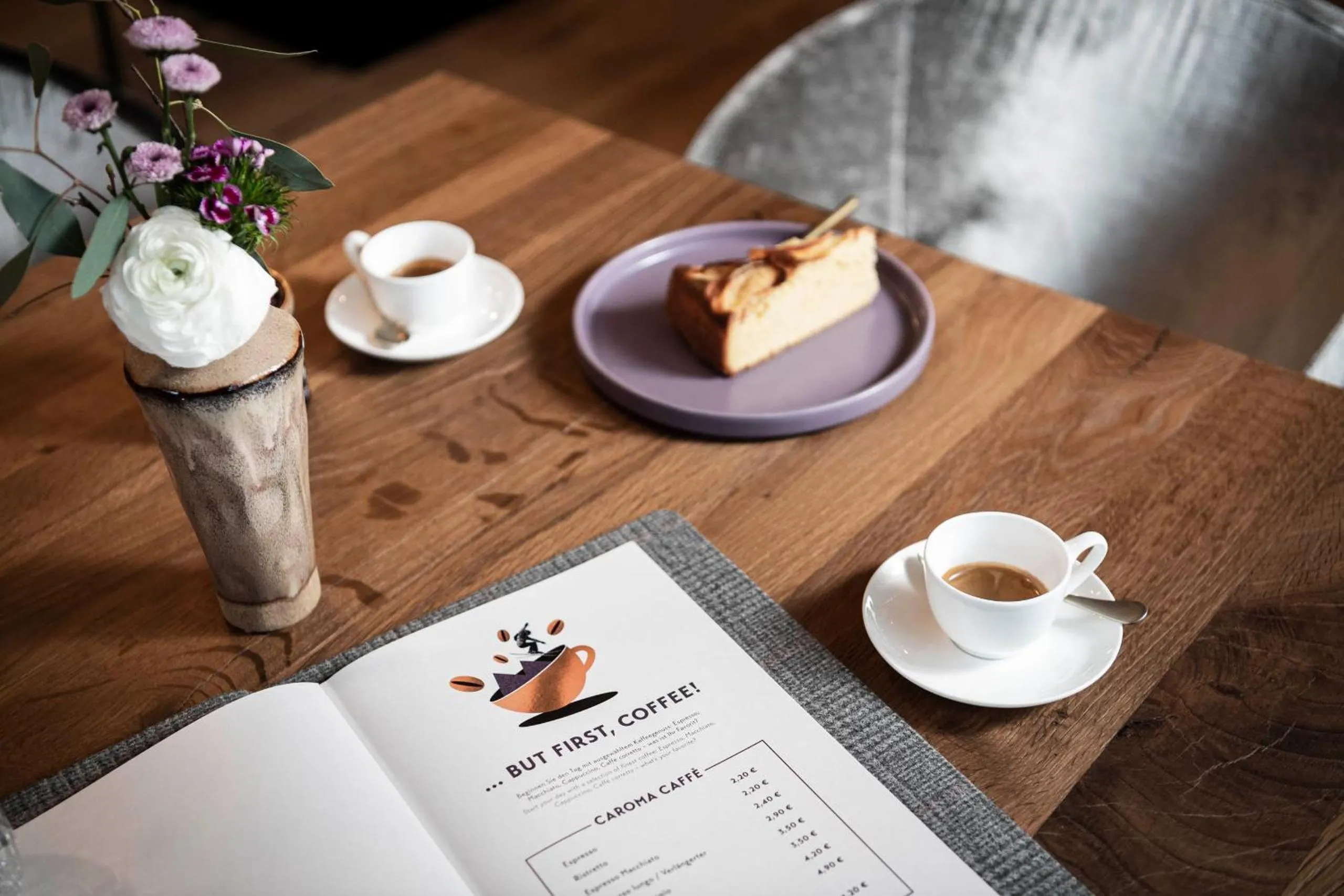 Coffee/tea facilities in LaMonte Luxury Apartments