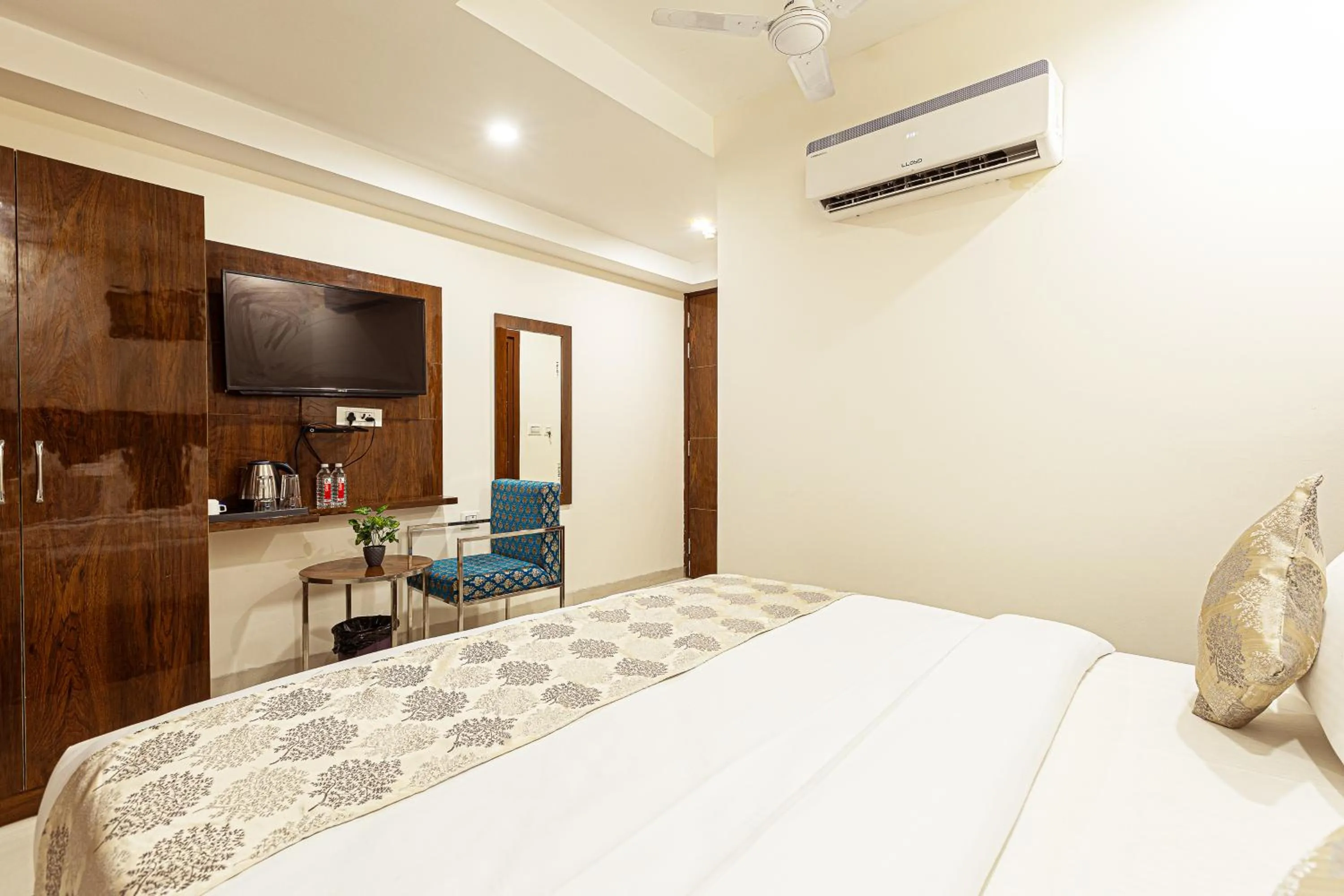 Bed in Hotel Emblem Suites Delhi Airport - Free Airport Pickup or Drop