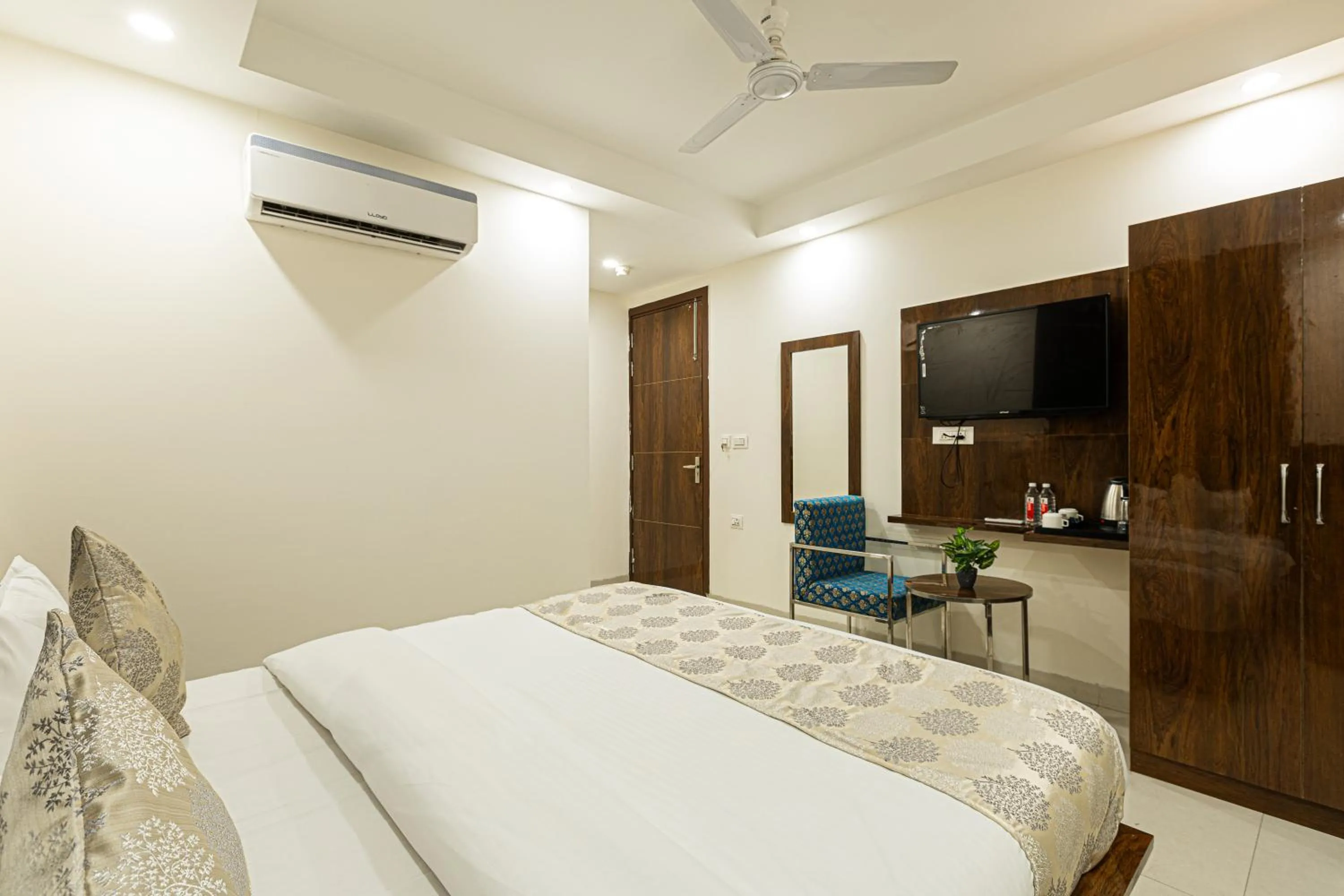 Bed in Hotel Emblem Suites Delhi Airport - Free Airport Pickup or Drop