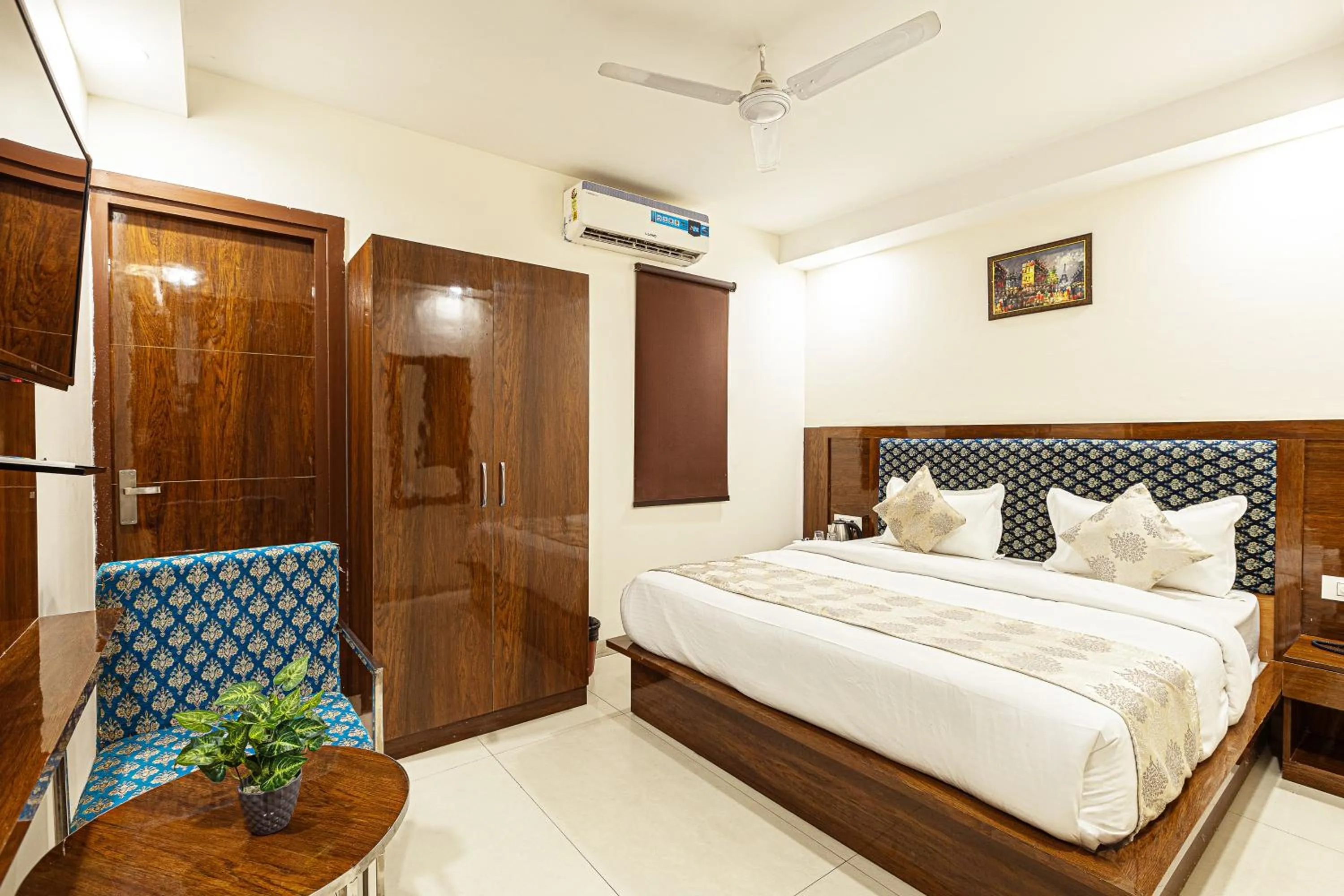 Bed in Hotel Emblem Suites Delhi Airport - Free Airport Pickup or Drop