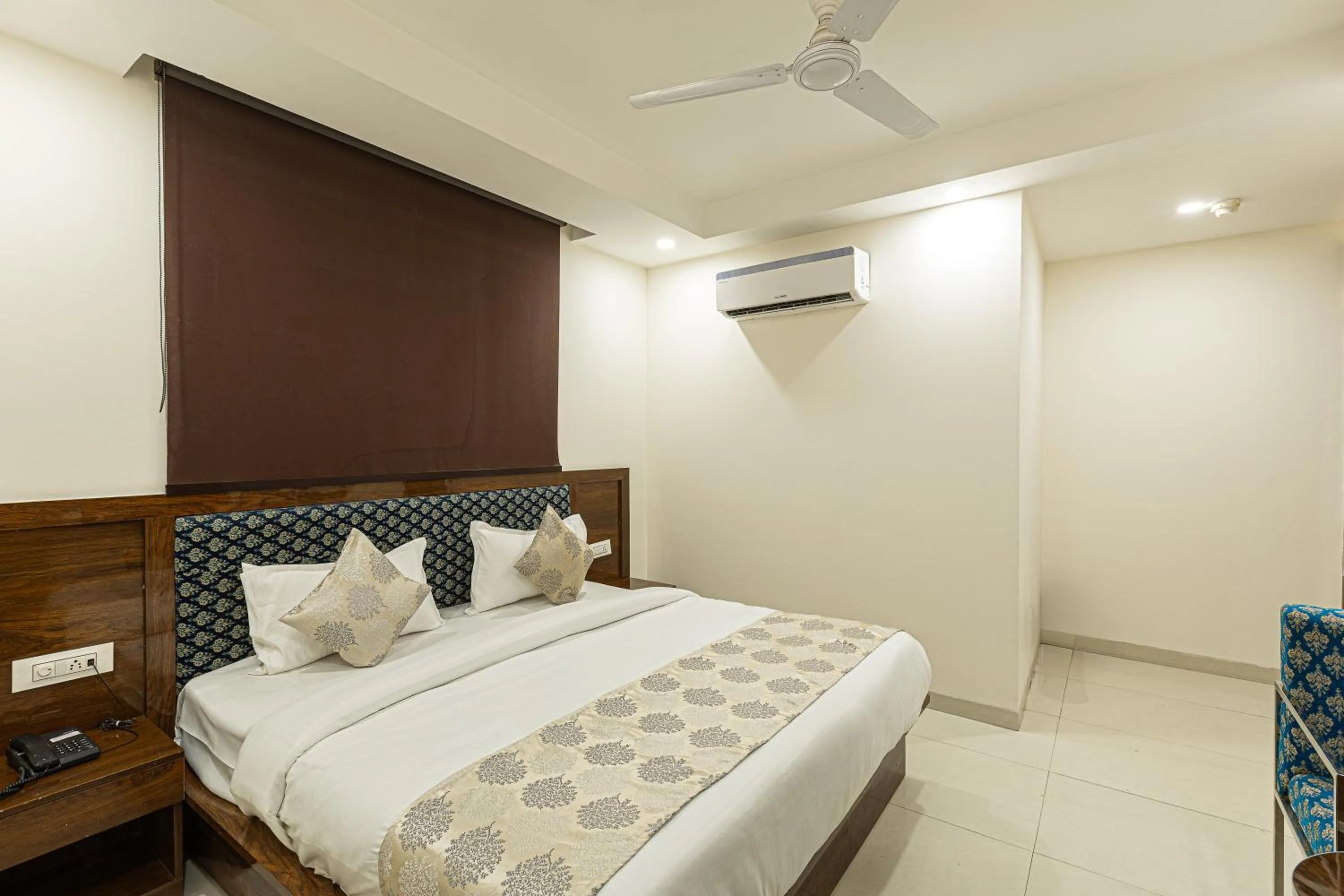 Bed in Hotel Emblem Suites Delhi Airport - Free Airport Pickup or Drop
