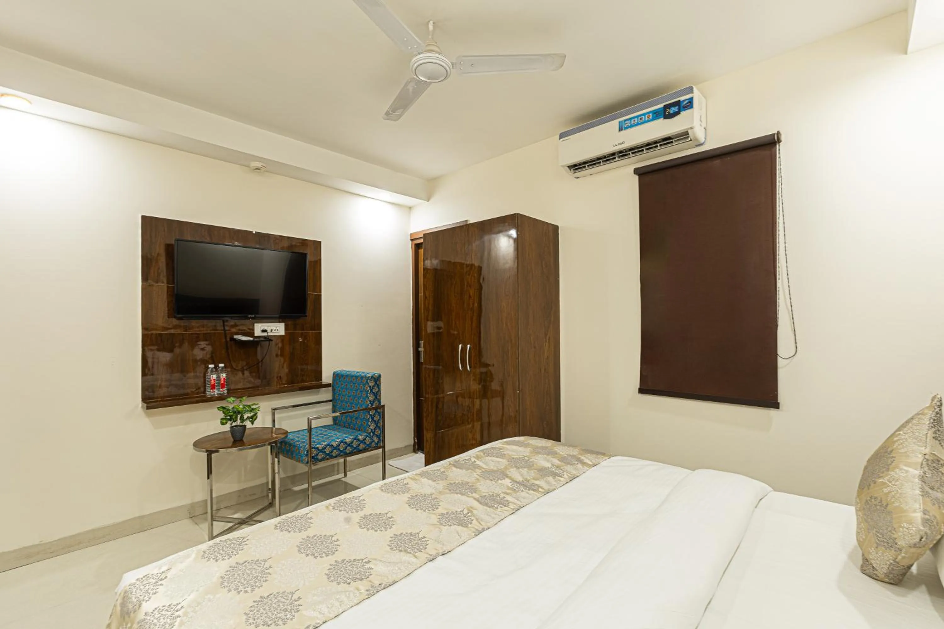 Bed in Hotel Emblem Suites Delhi Airport - Free Airport Pickup or Drop