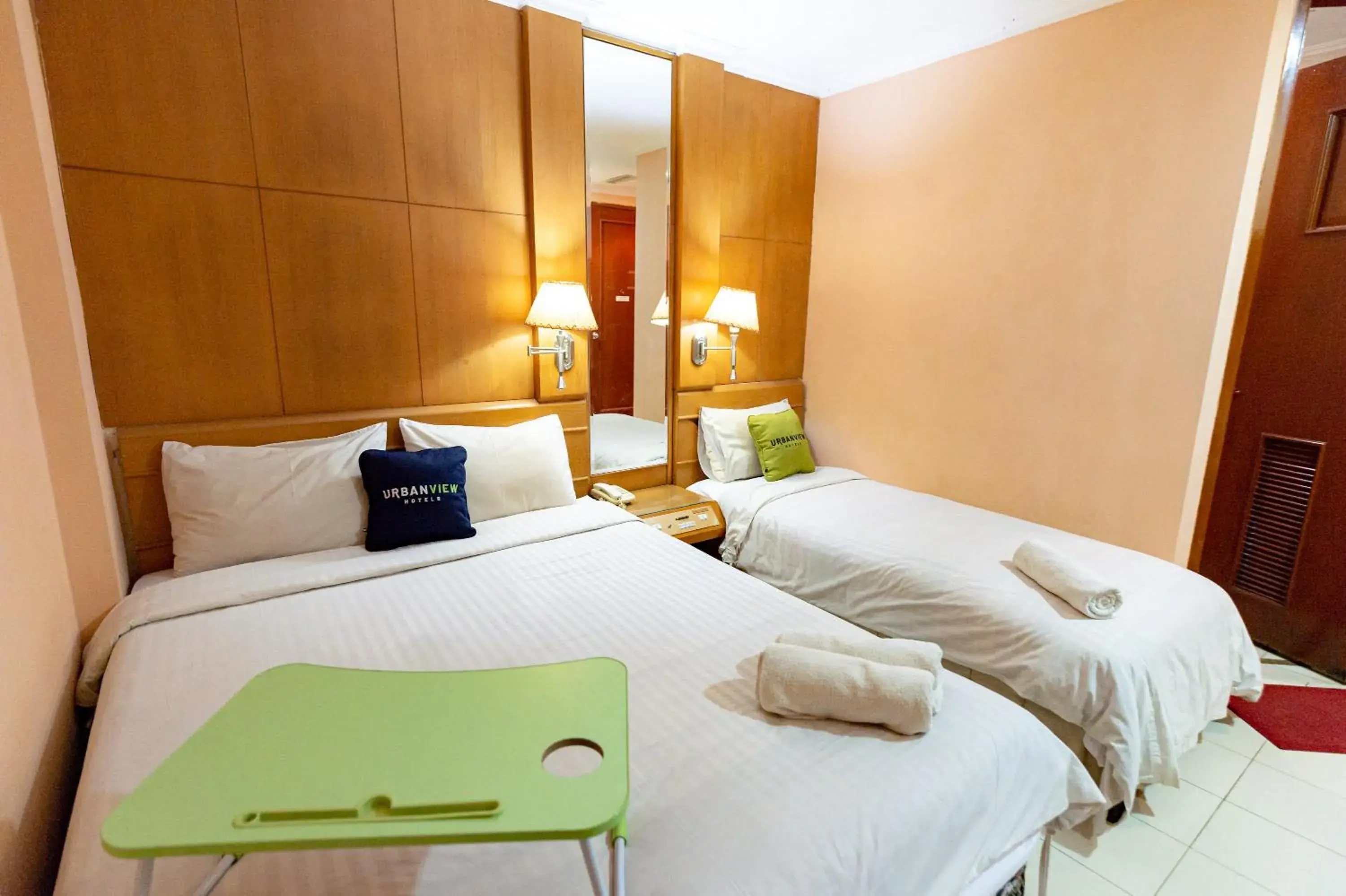 Family Room in Urbanview Hotel P Residence Asemka Family Room in Urbanview Hotel P Residence Asemka