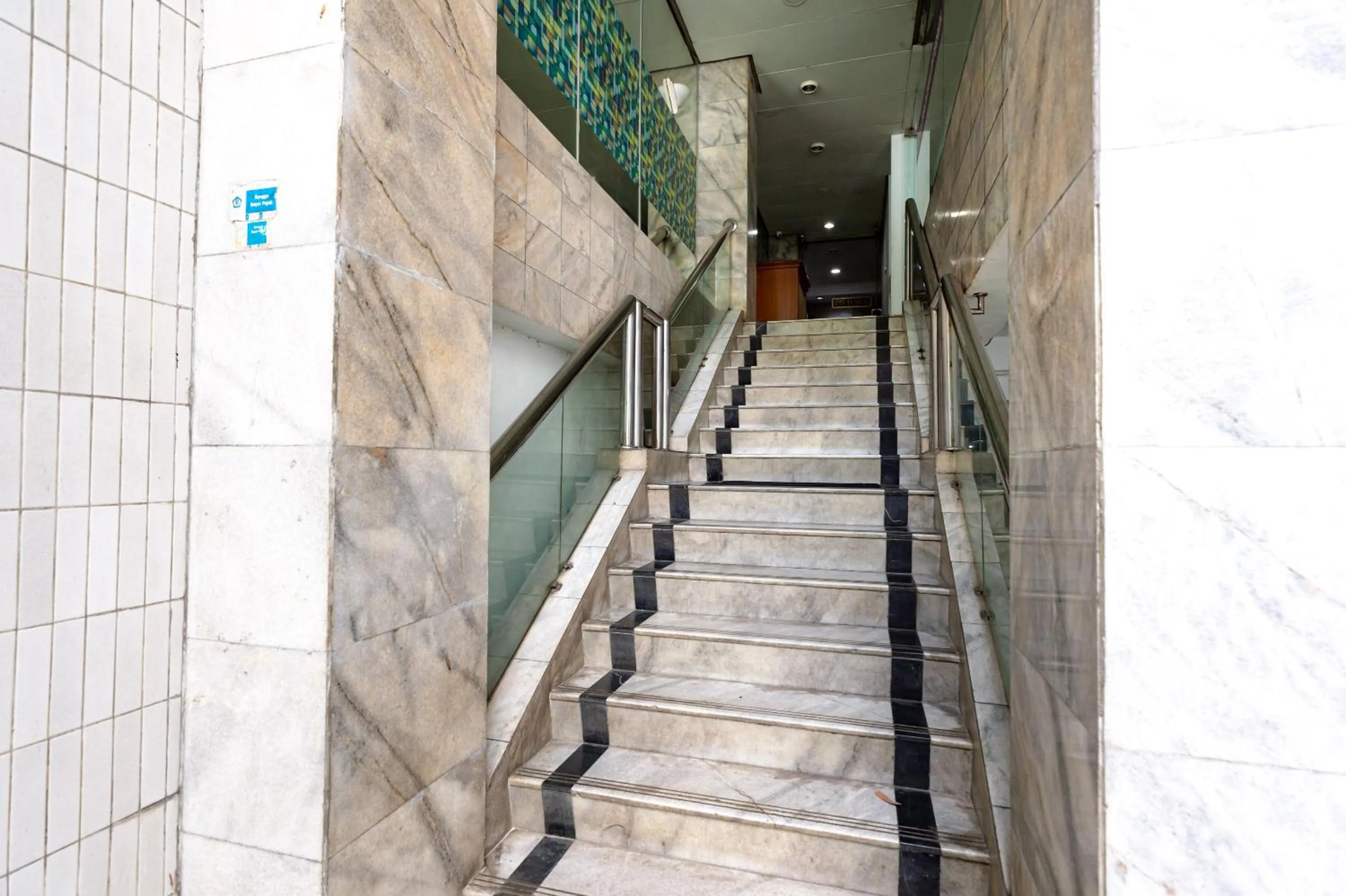 Urbanview Hotel P Residence Asemka