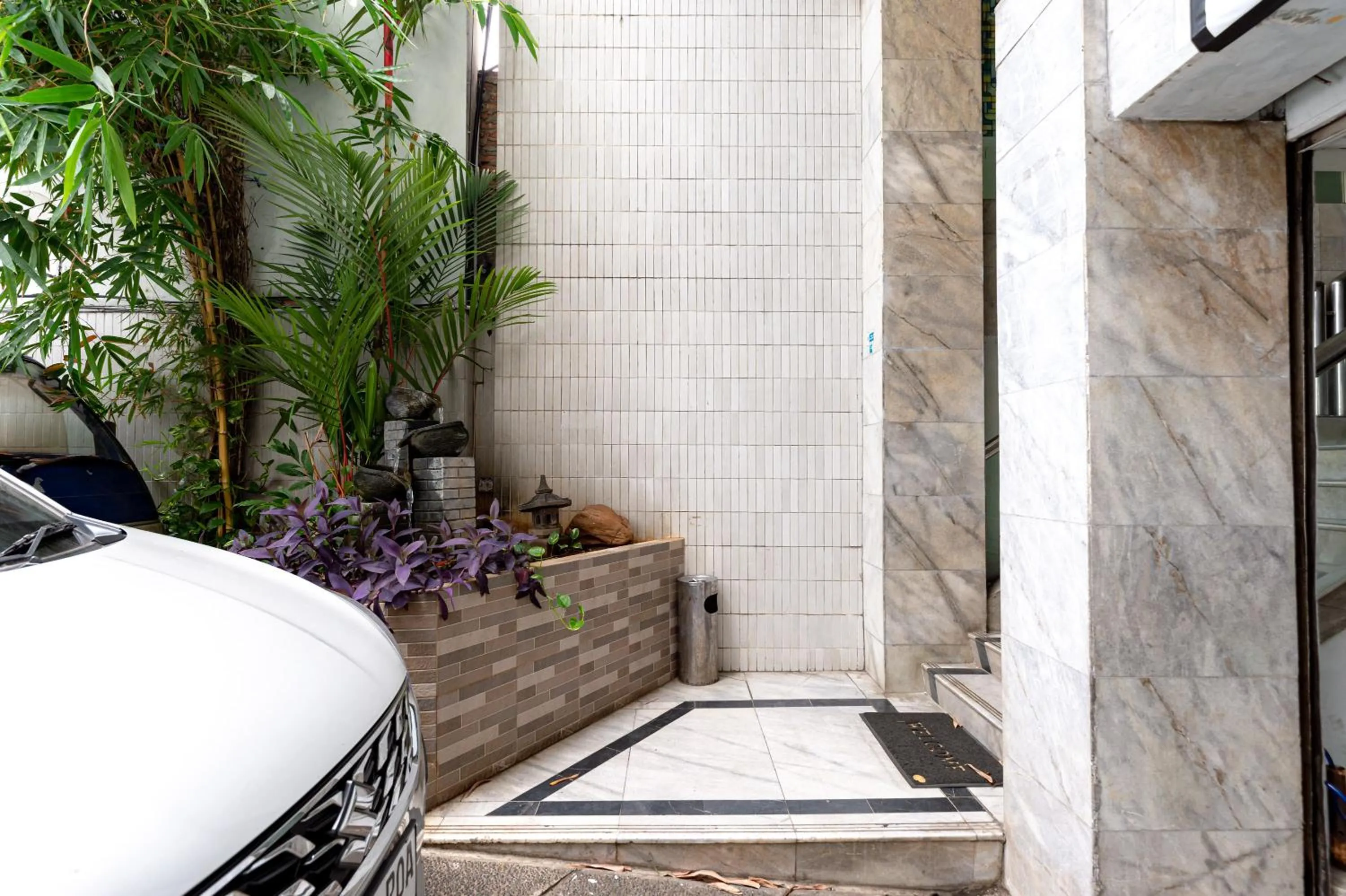 Urbanview Hotel P Residence Asemka