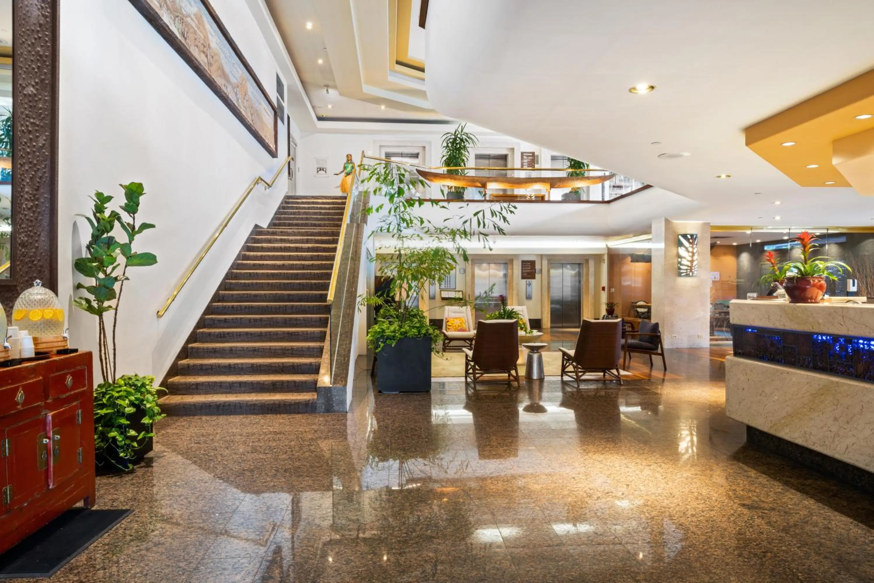 Lobby or reception in Luana Waikiki Hotel & Suites