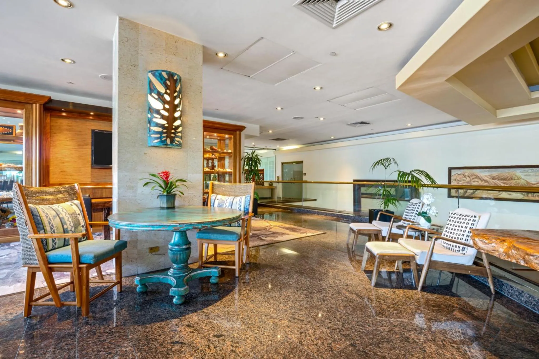 Seating area in Luana Waikiki Hotel & Suites