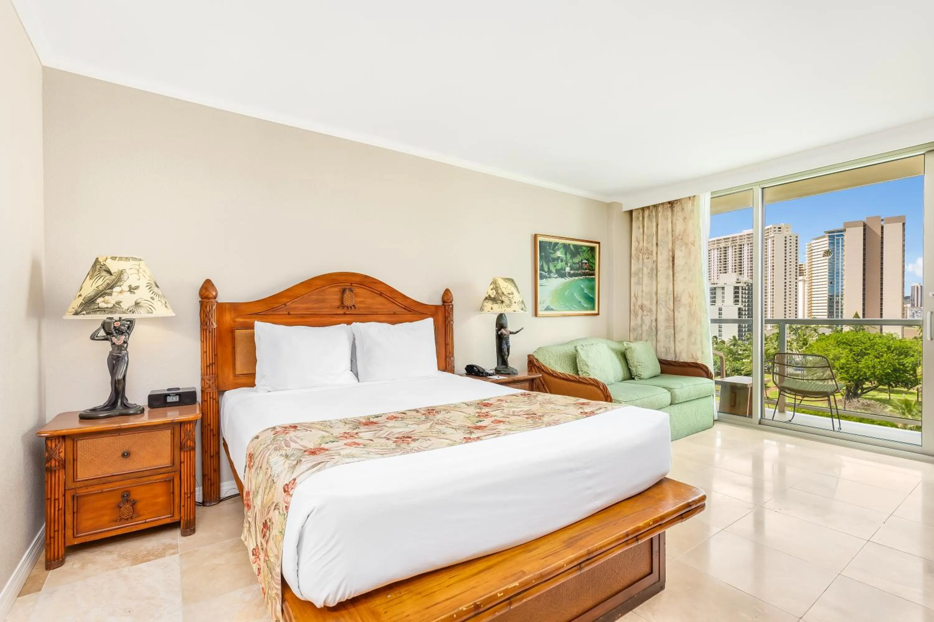 Bedroom, Bed in Luana Waikiki Hotel & Suites