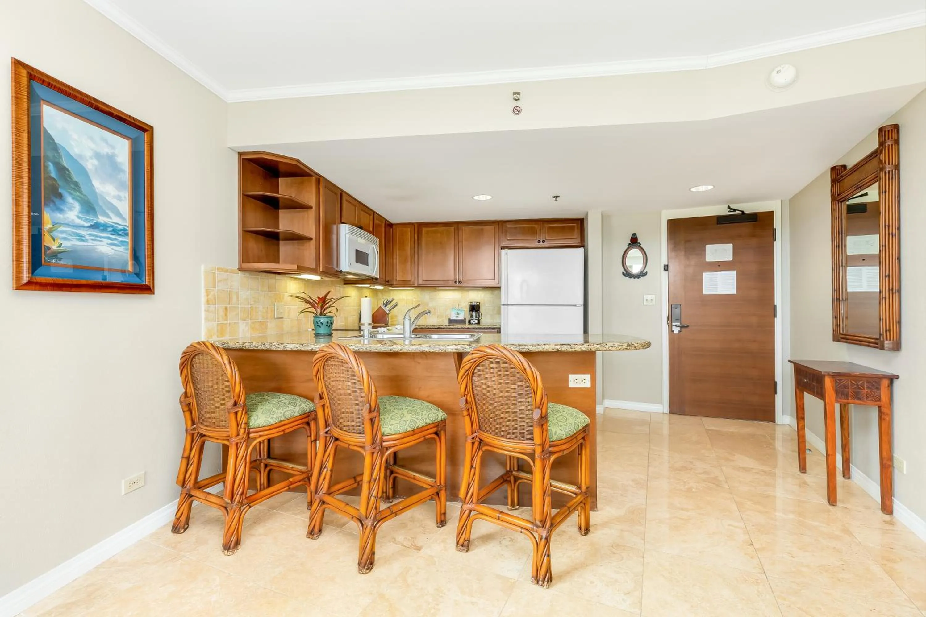 Kitchen or kitchenette in Luana Waikiki Hotel & Suites