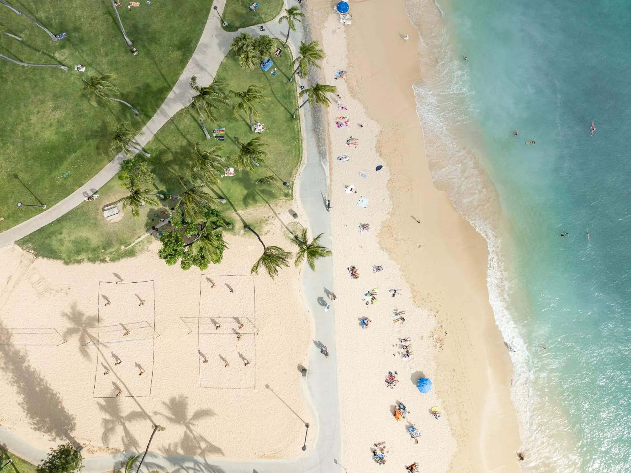 Beach in Luana Waikiki Hotel & Suites