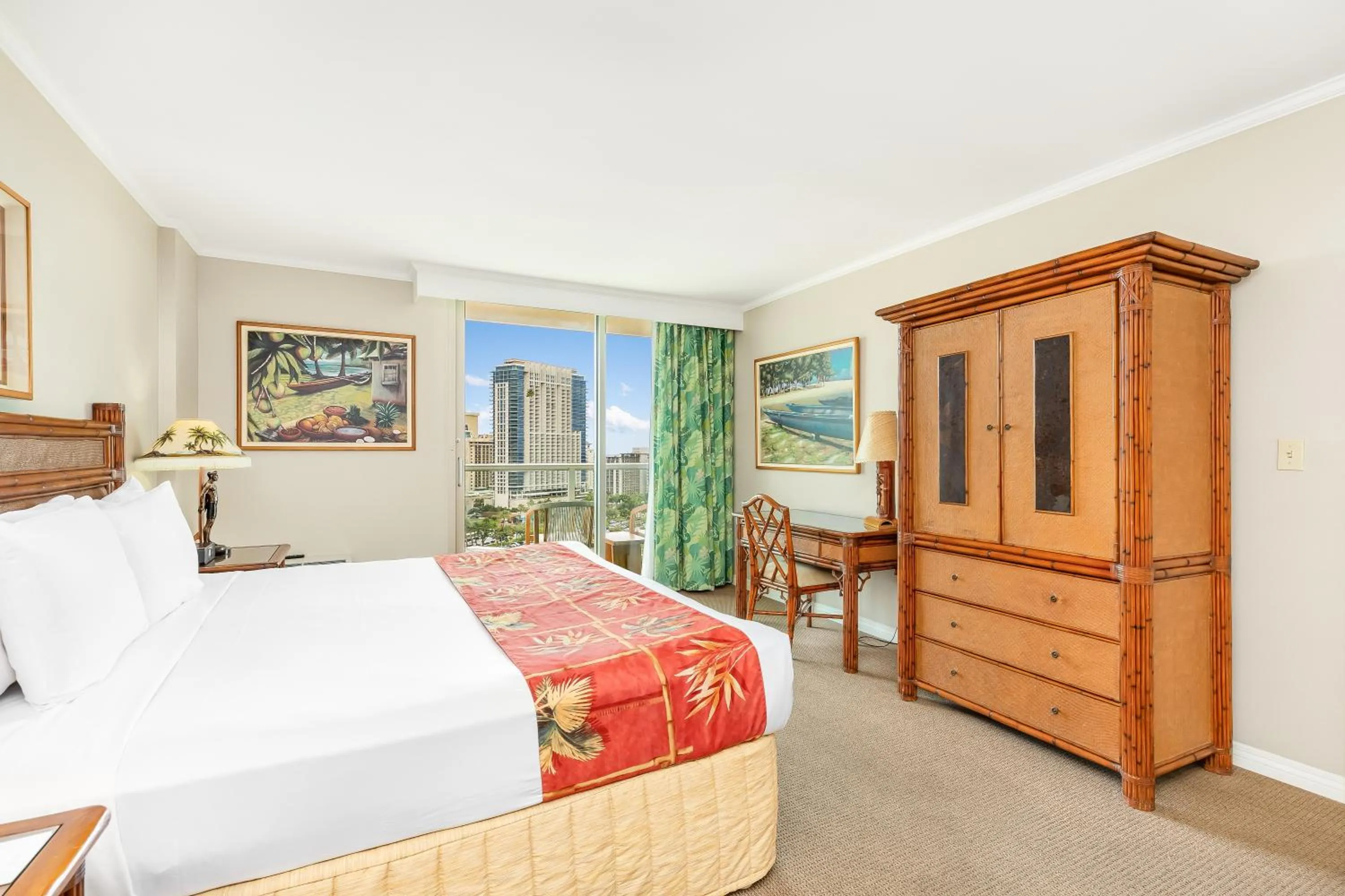 Bedroom, Bed in Luana Waikiki Hotel & Suites