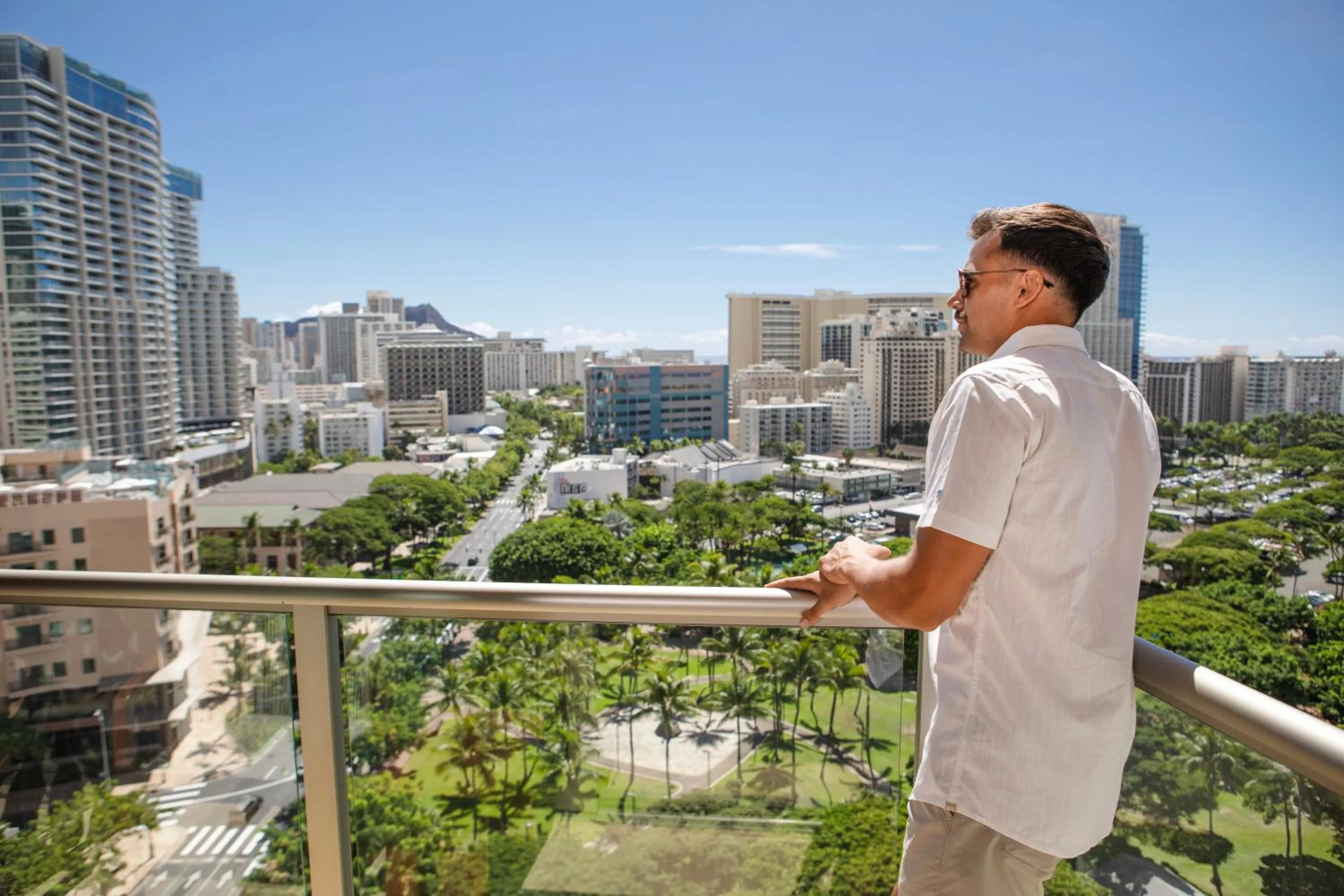 Balcony/Terrace in Luana Waikiki Hotel & Suites