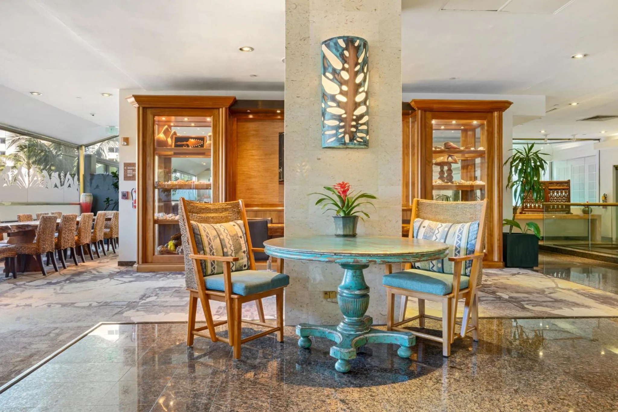 Seating area in Luana Waikiki Hotel & Suites