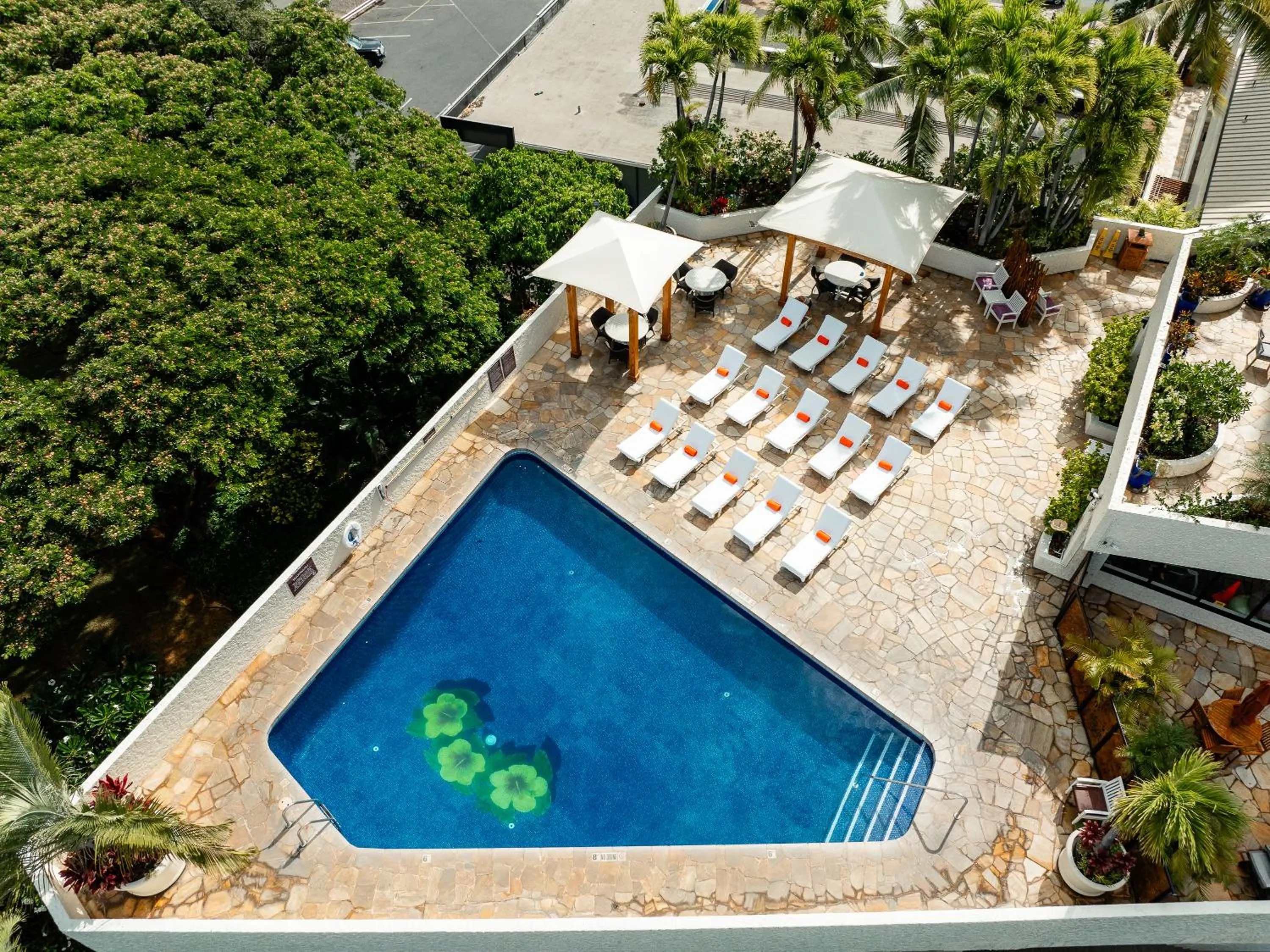 Swimming pool in Luana Waikiki Hotel & Suites