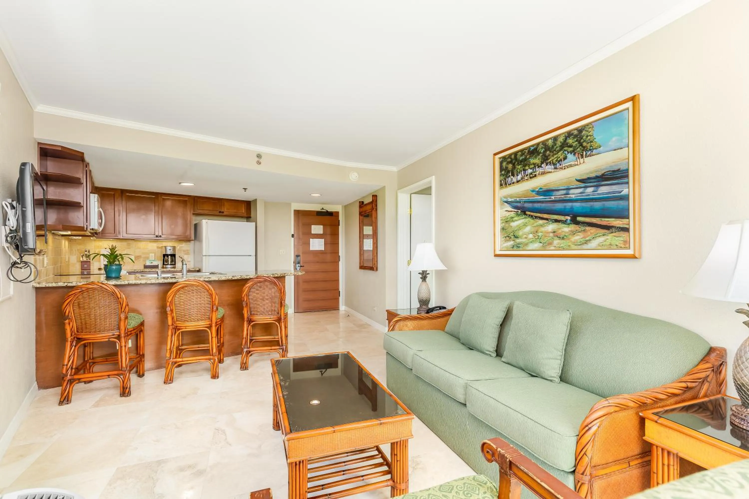 Seating area in Luana Waikiki Hotel & Suites