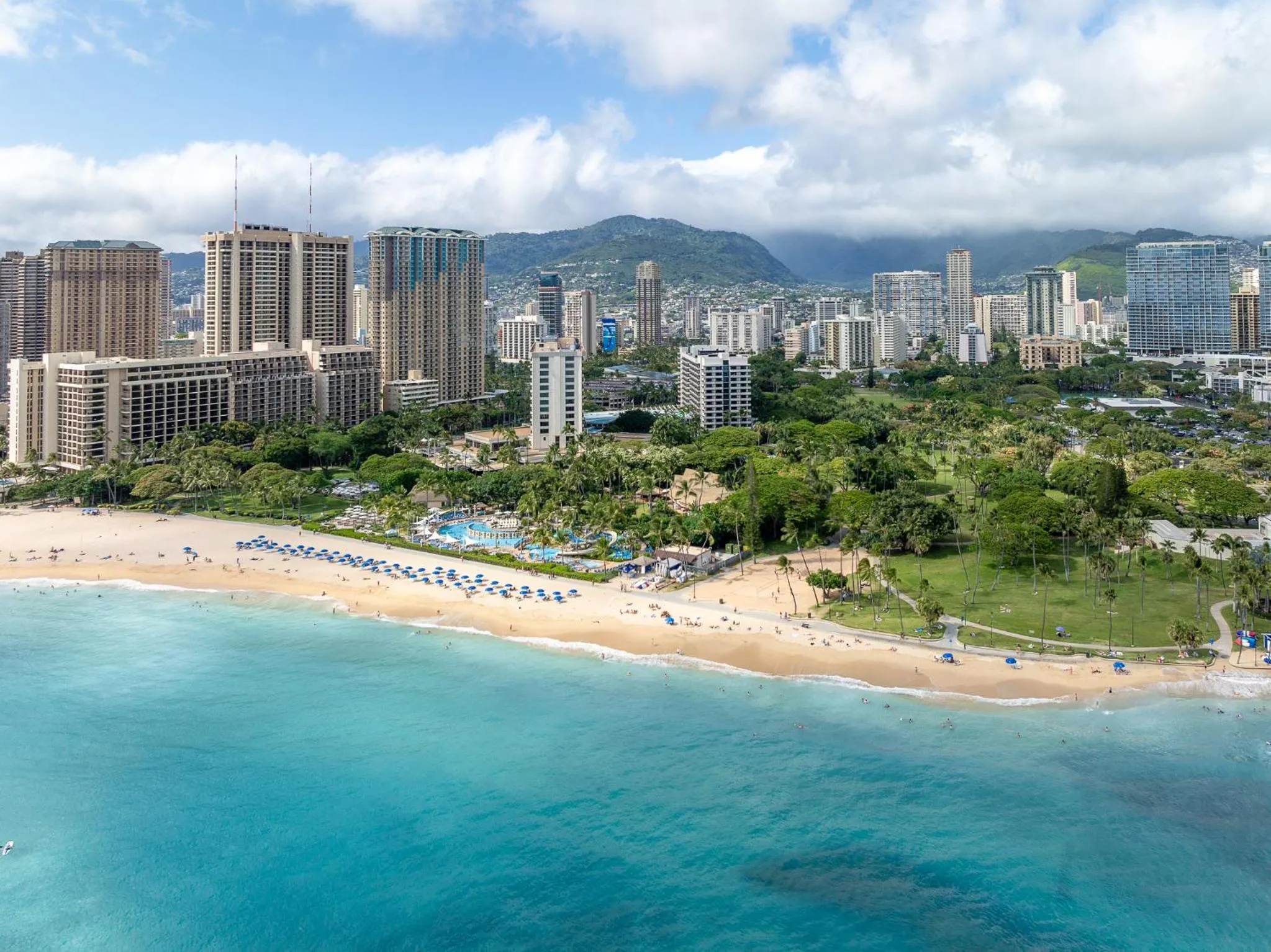 Beach in Luana Waikiki Hotel & Suites