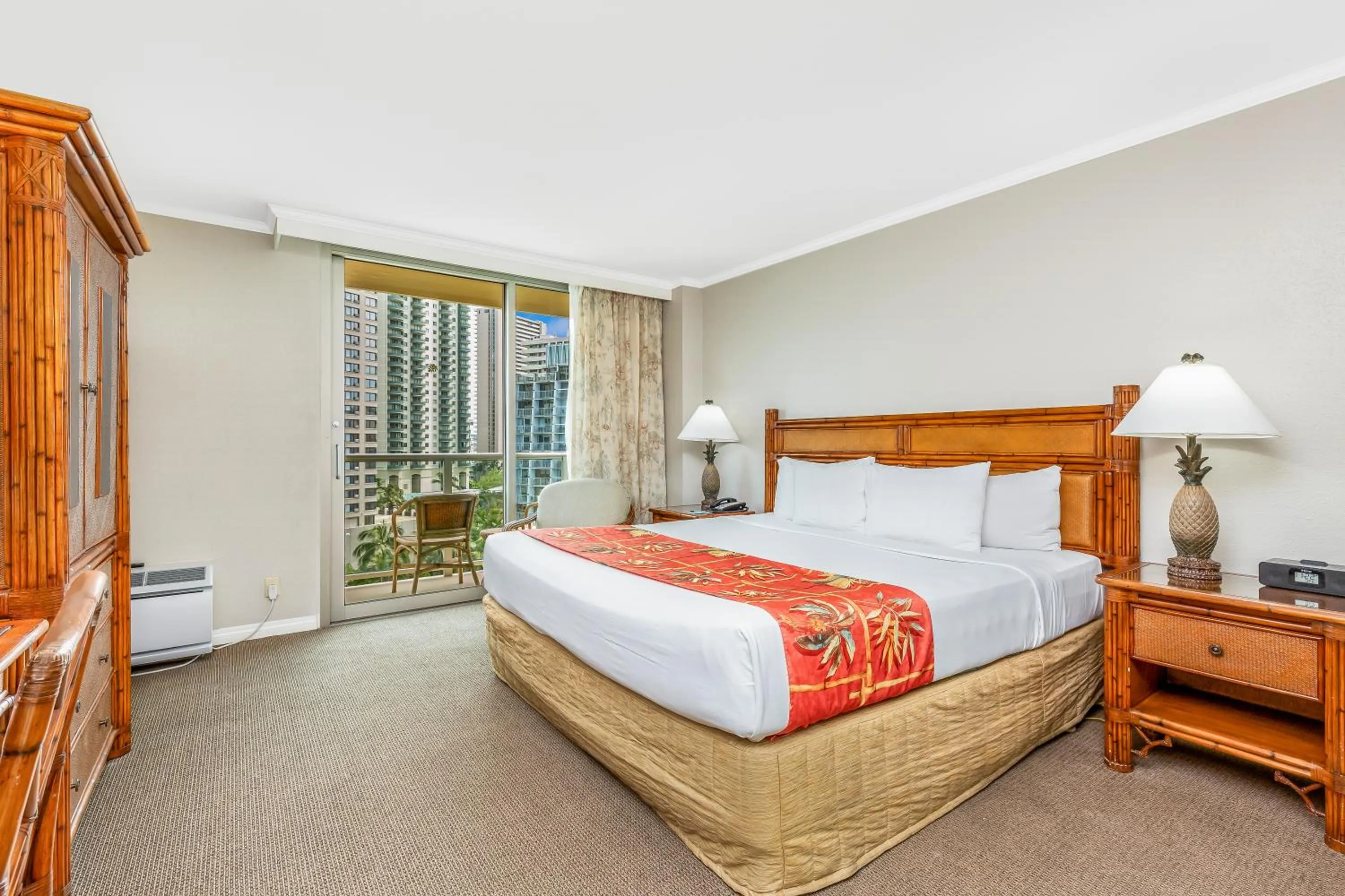 Bedroom, Bed in Luana Waikiki Hotel & Suites