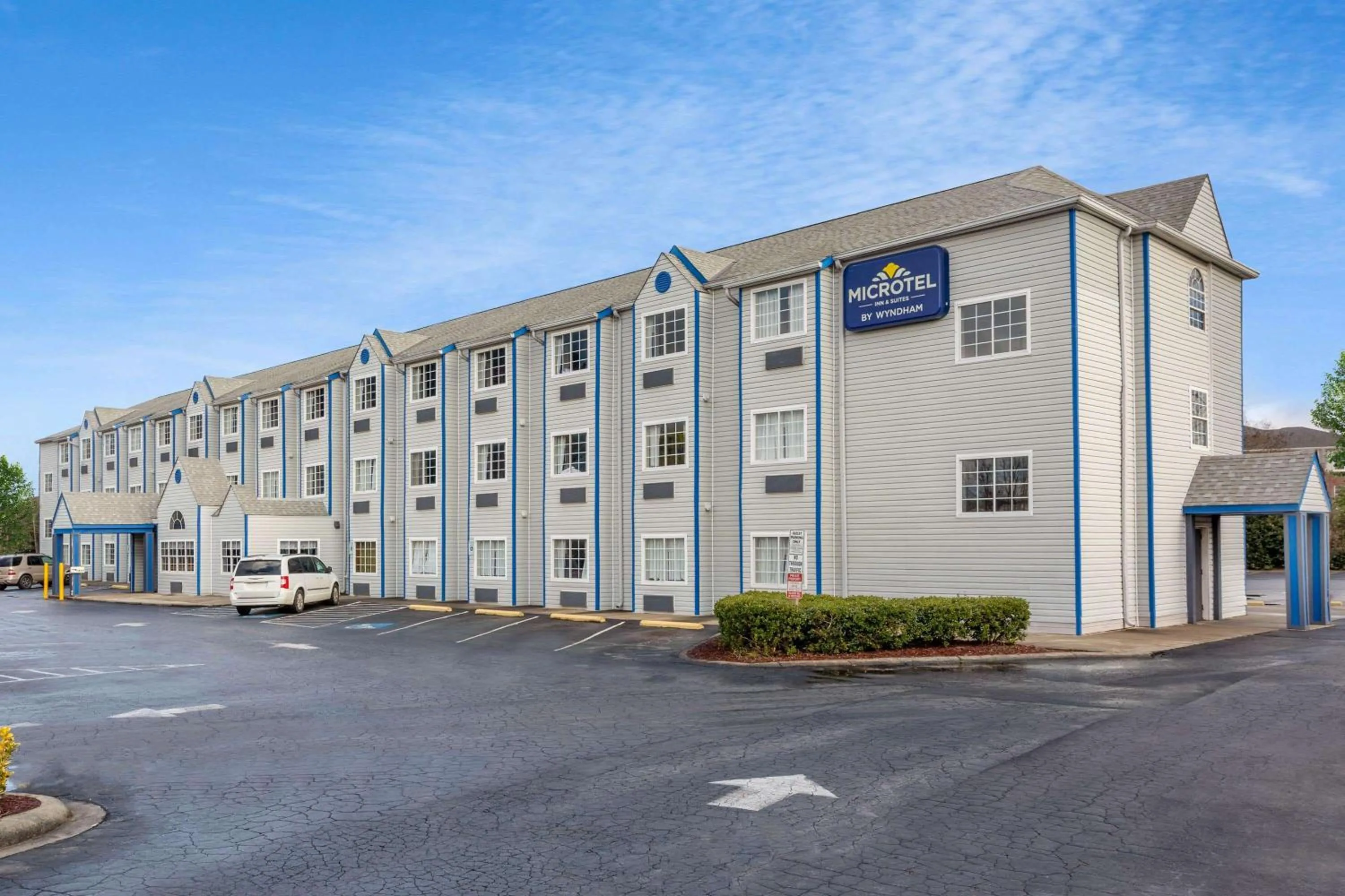 Property building in Microtel Inn & Suites by Wyndham Matthews/Charlotte