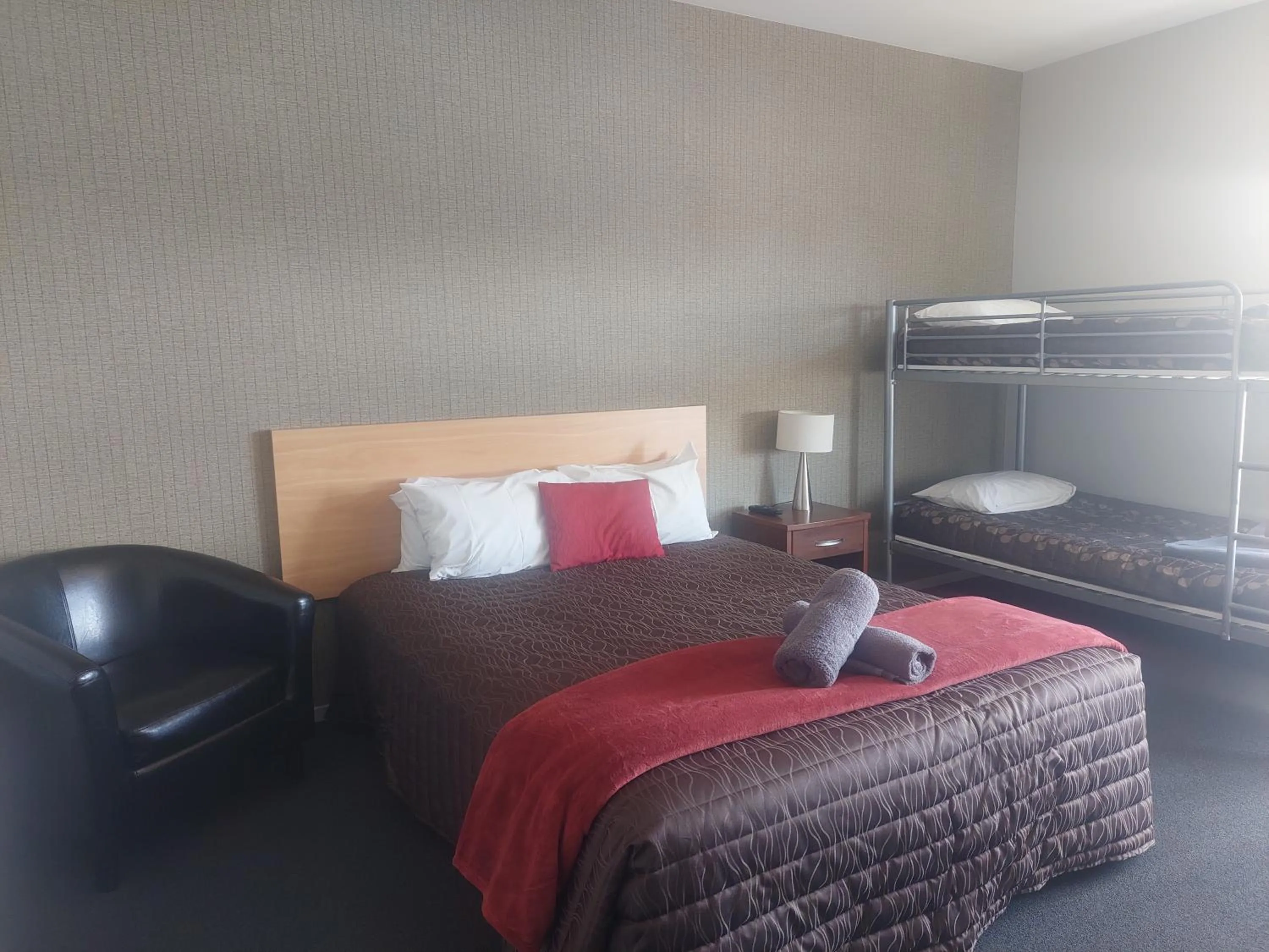 Bed in Northpark Motel