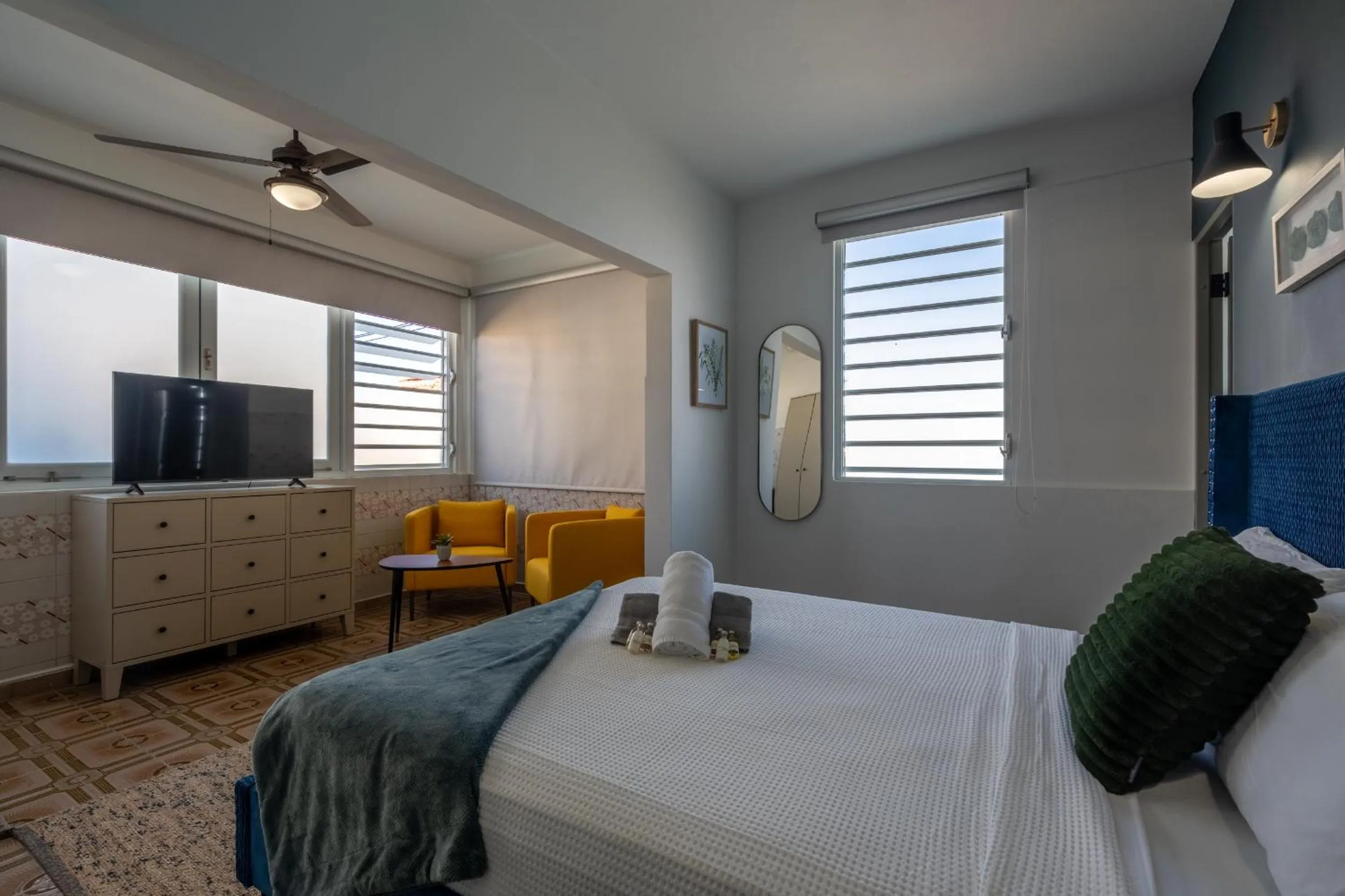 Deluxe Queen Room in La Buena Vida Inn