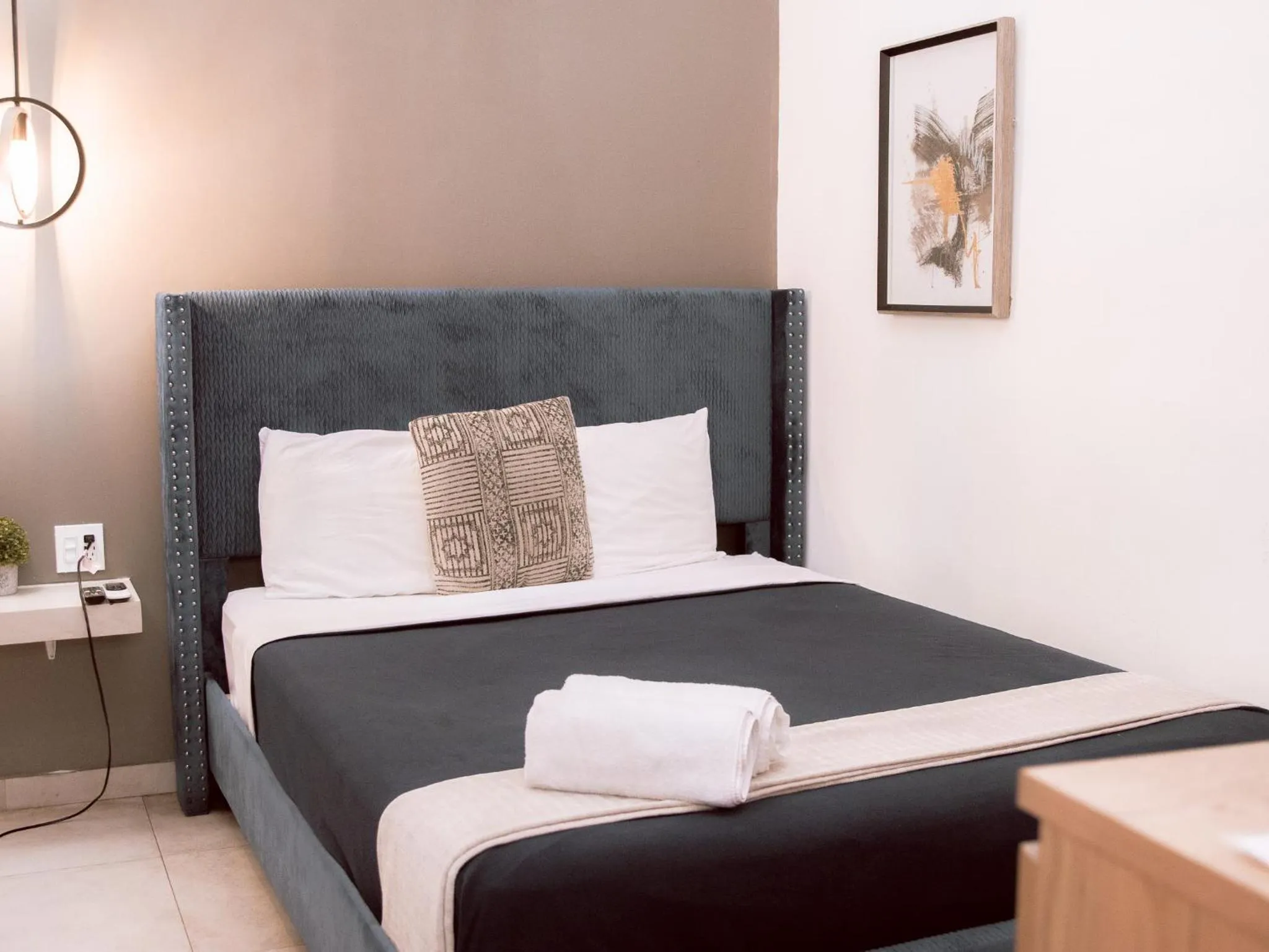 Bedroom, Bed in La Buena Vida Inn