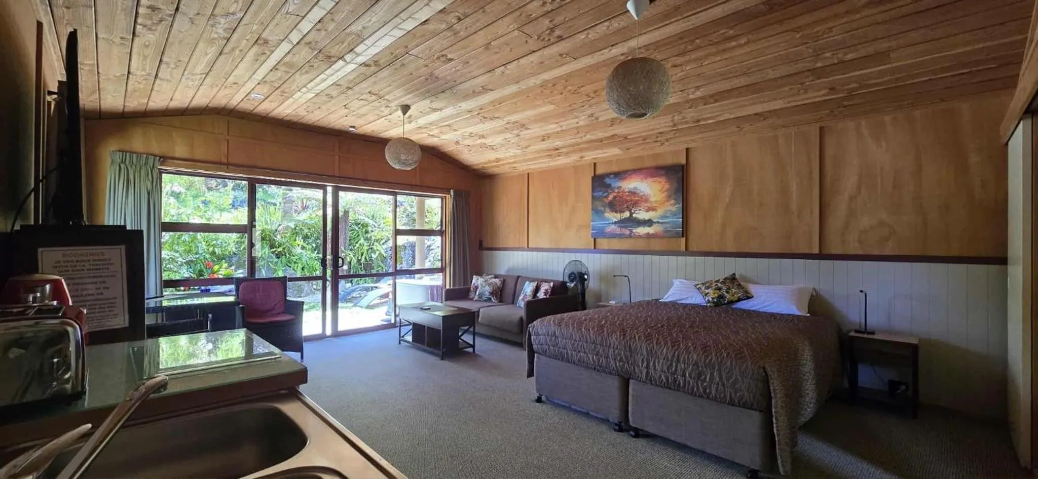 Bed in The Rocks Chalets