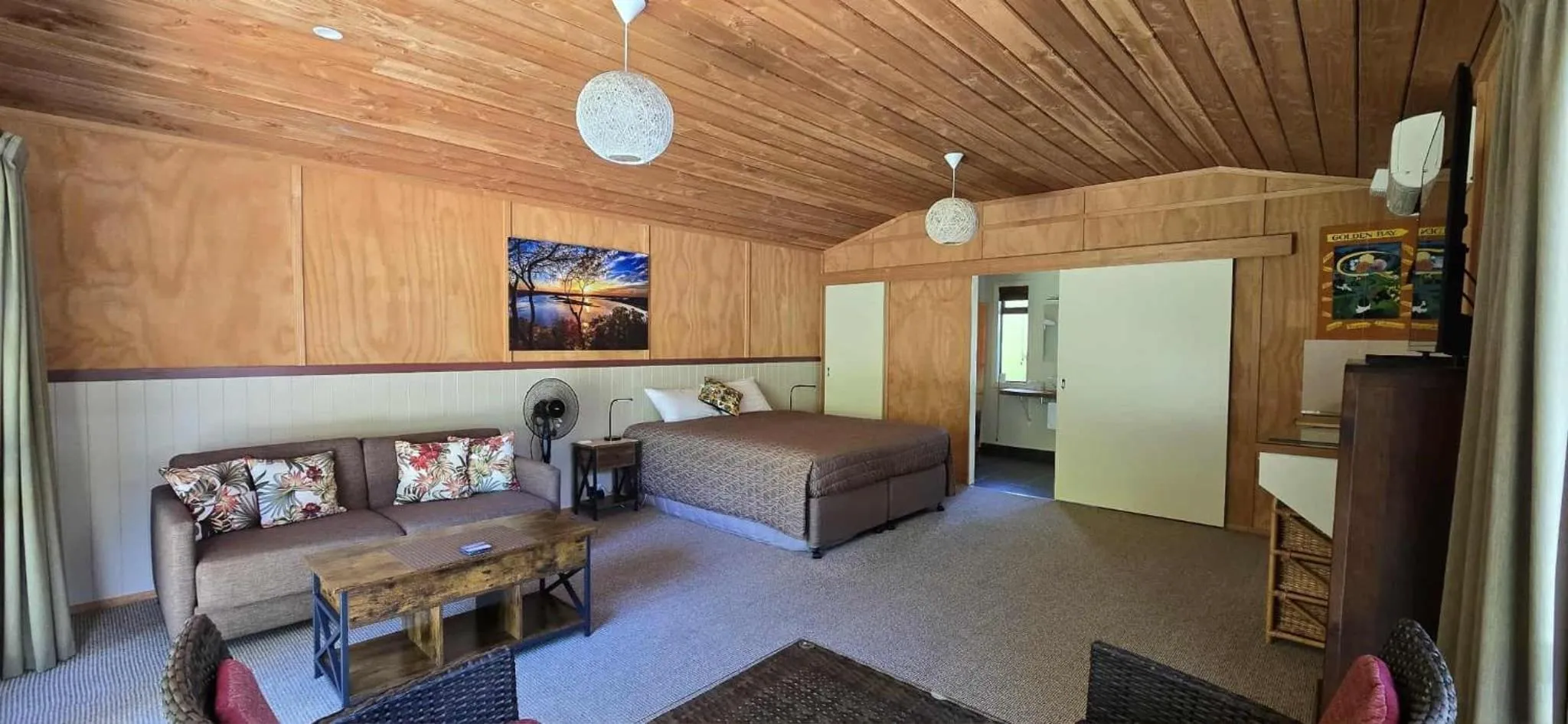 Bed in The Rocks Chalets