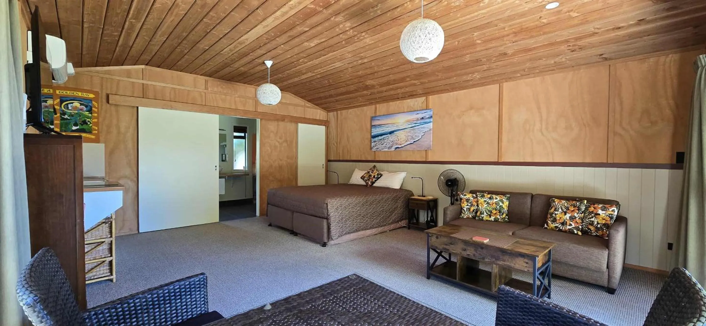 Bed in The Rocks Chalets