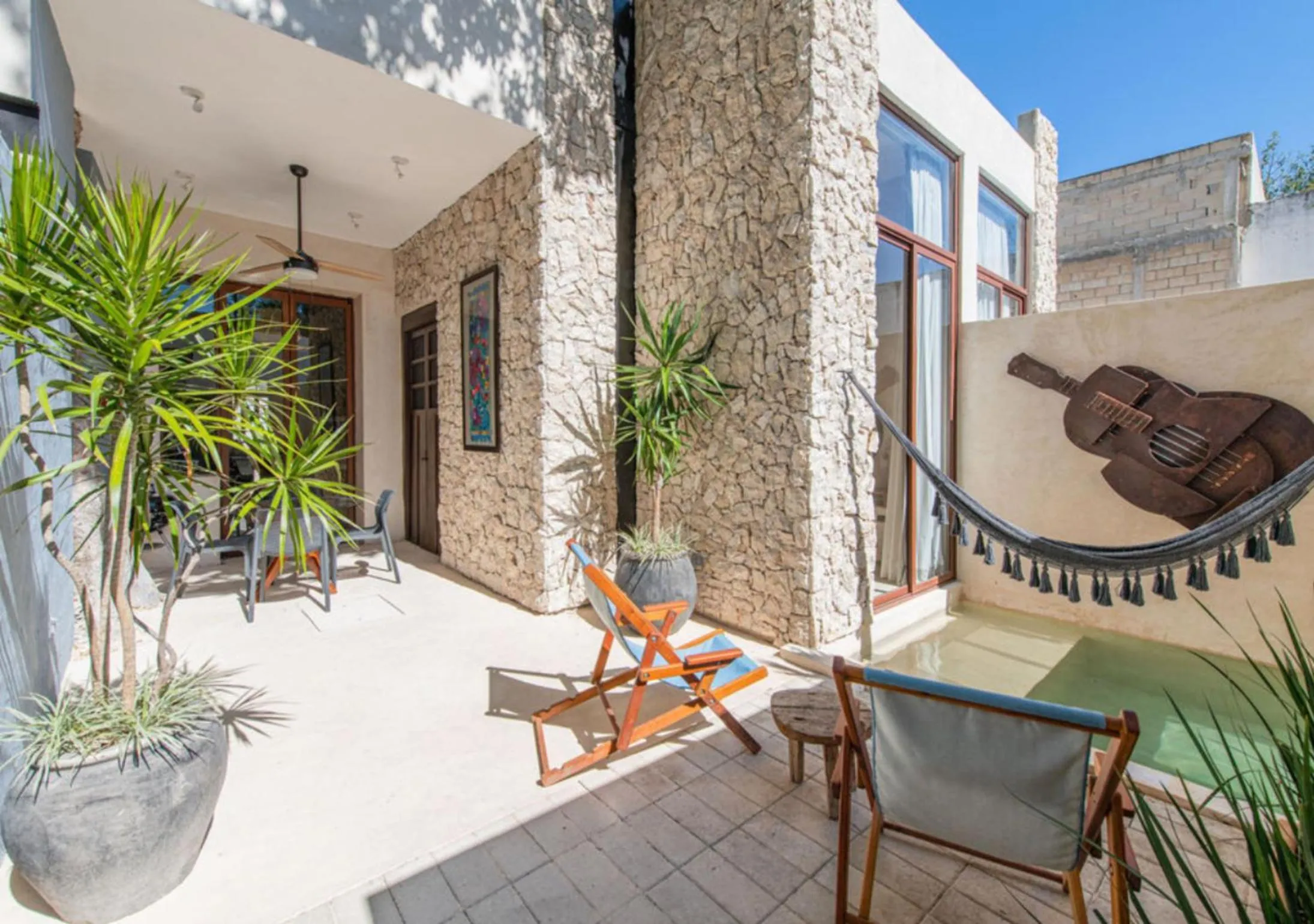 Swimming pool in FREE PRIVATE PARKING Casa Trova en Santa Lucía Centro Mérida